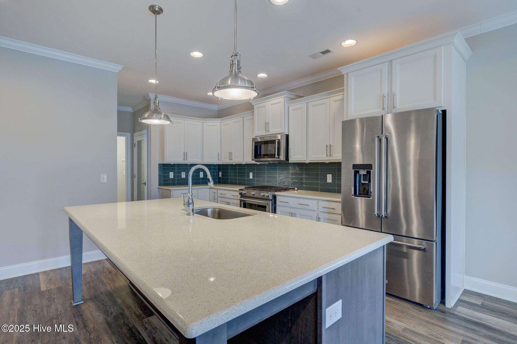 134 N Lamplighters Walk