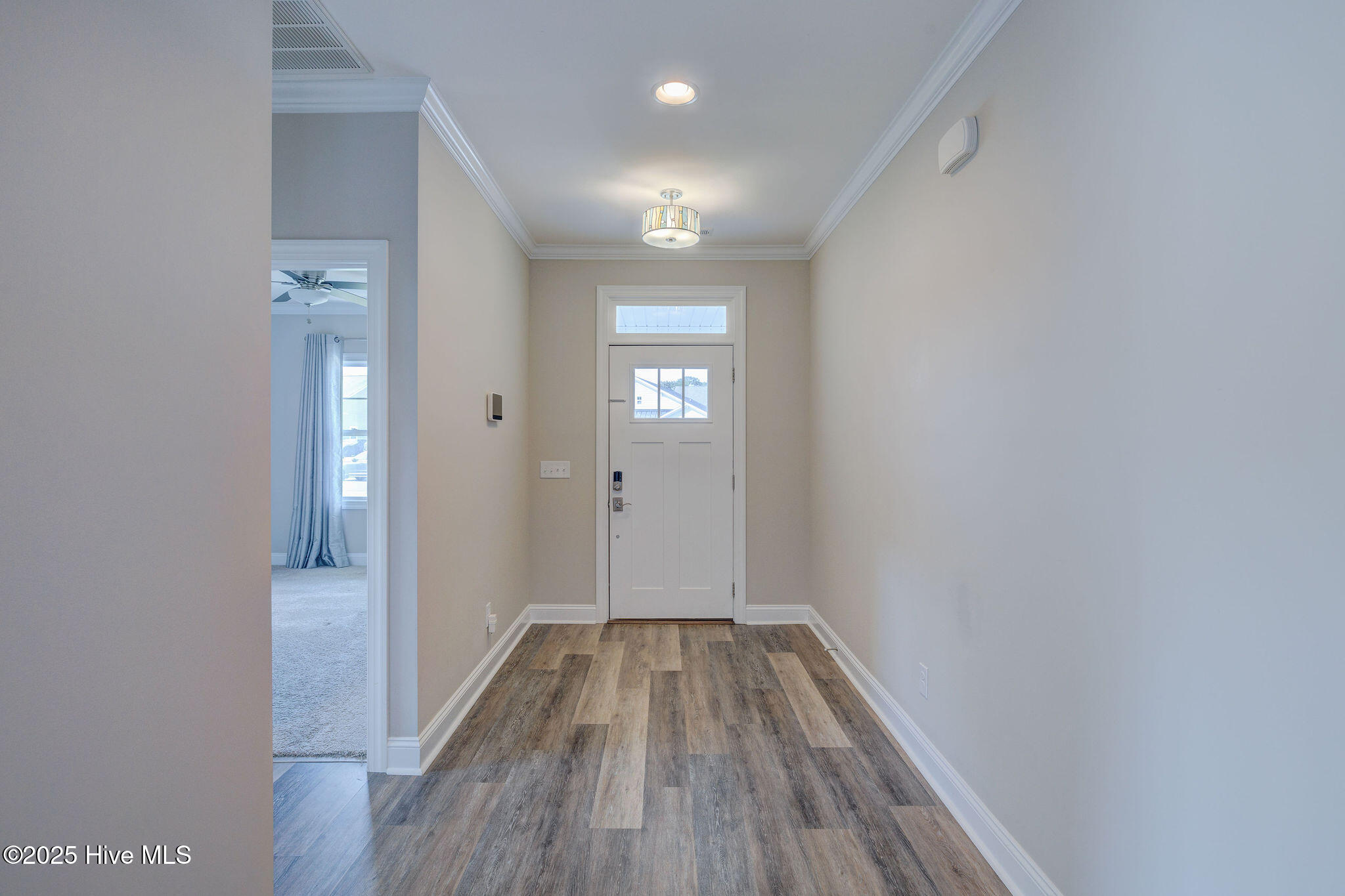 134 N Lamplighters Walk