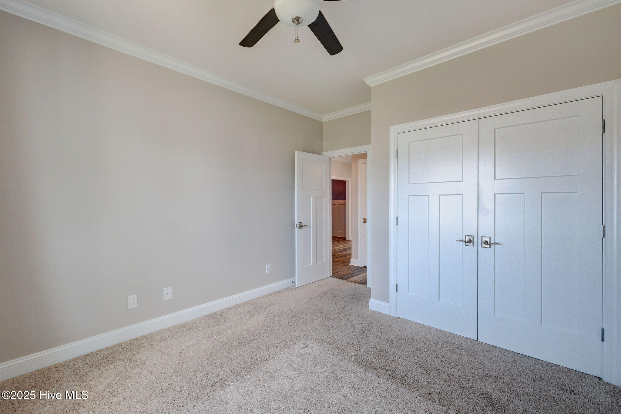 134 N Lamplighters Walk