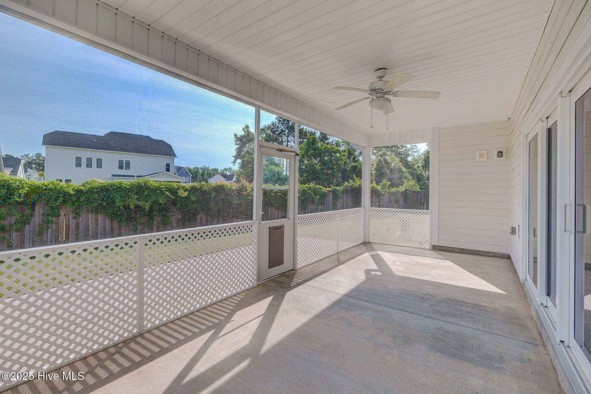 134 N Lamplighters Walk