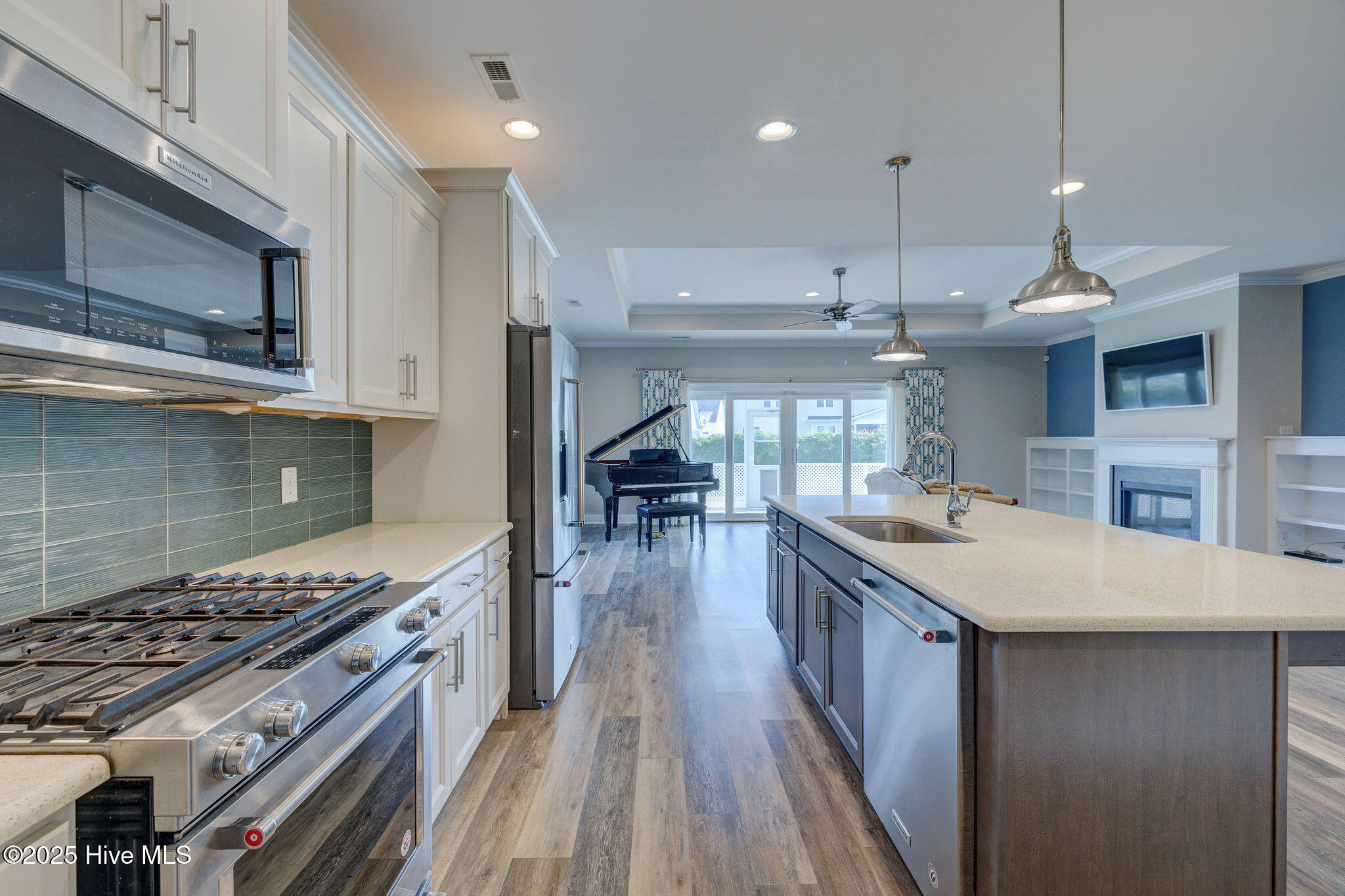 134 N Lamplighters Walk