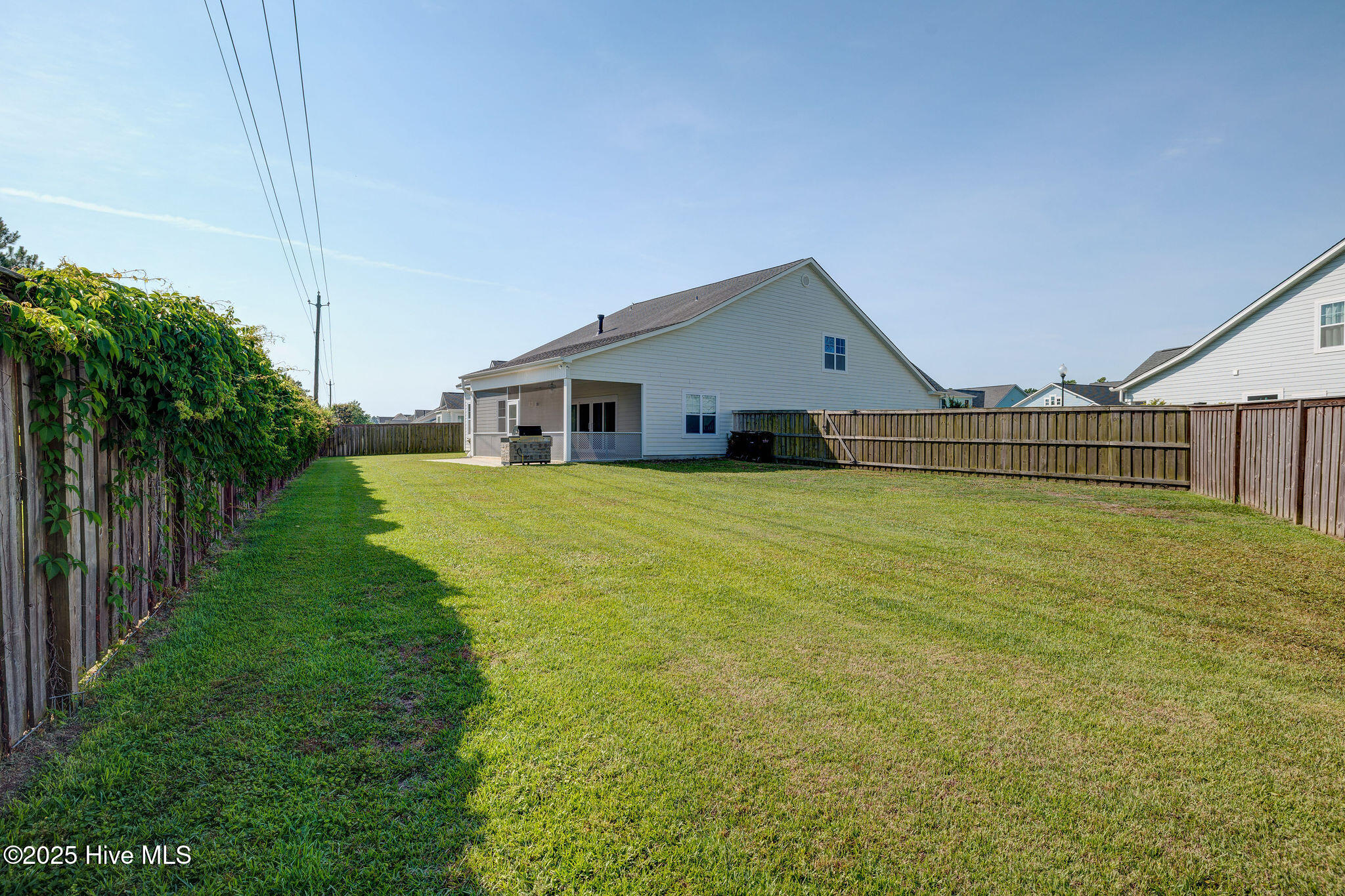 134 N Lamplighters Walk