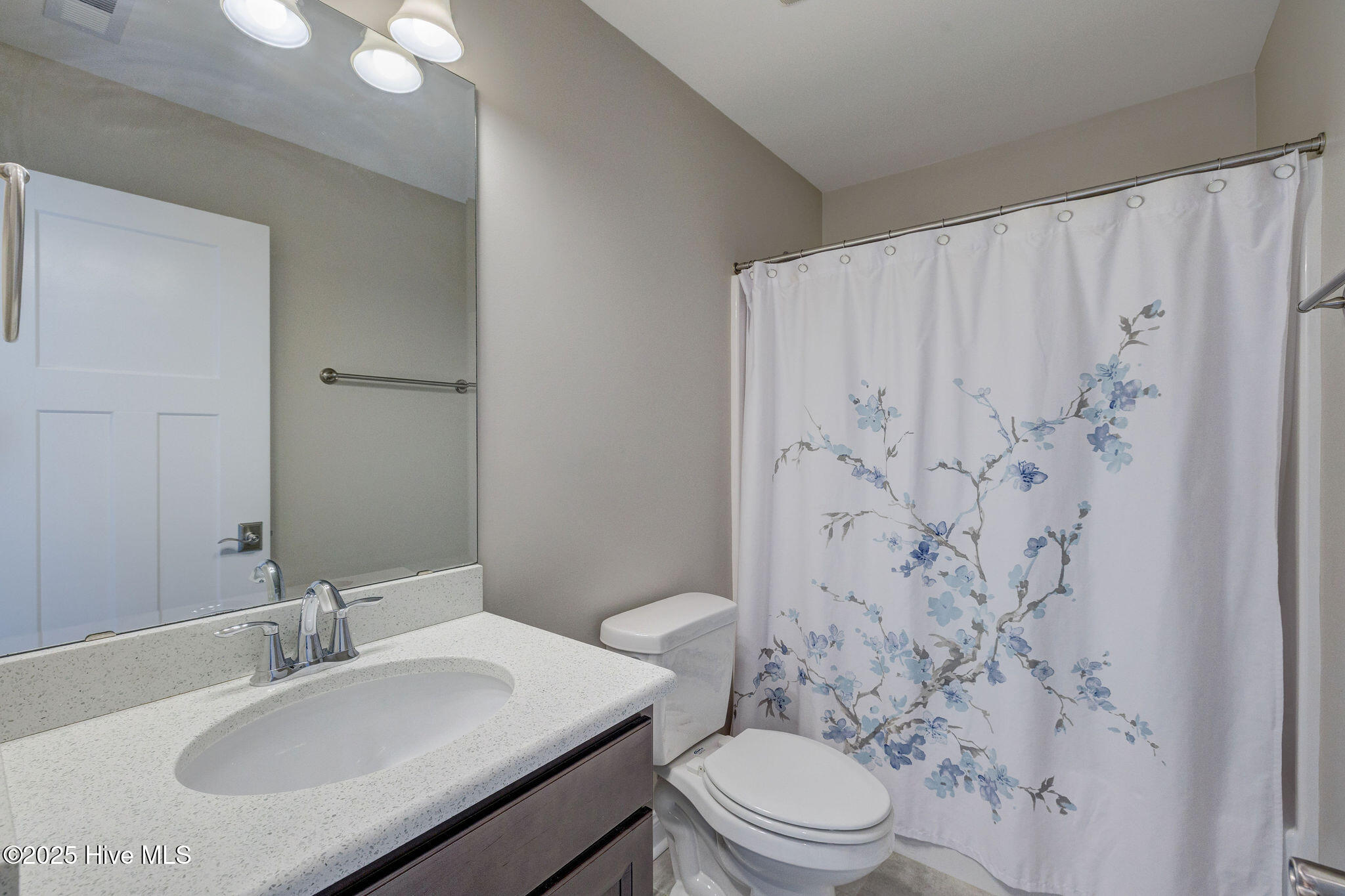 134 N Lamplighters Walk