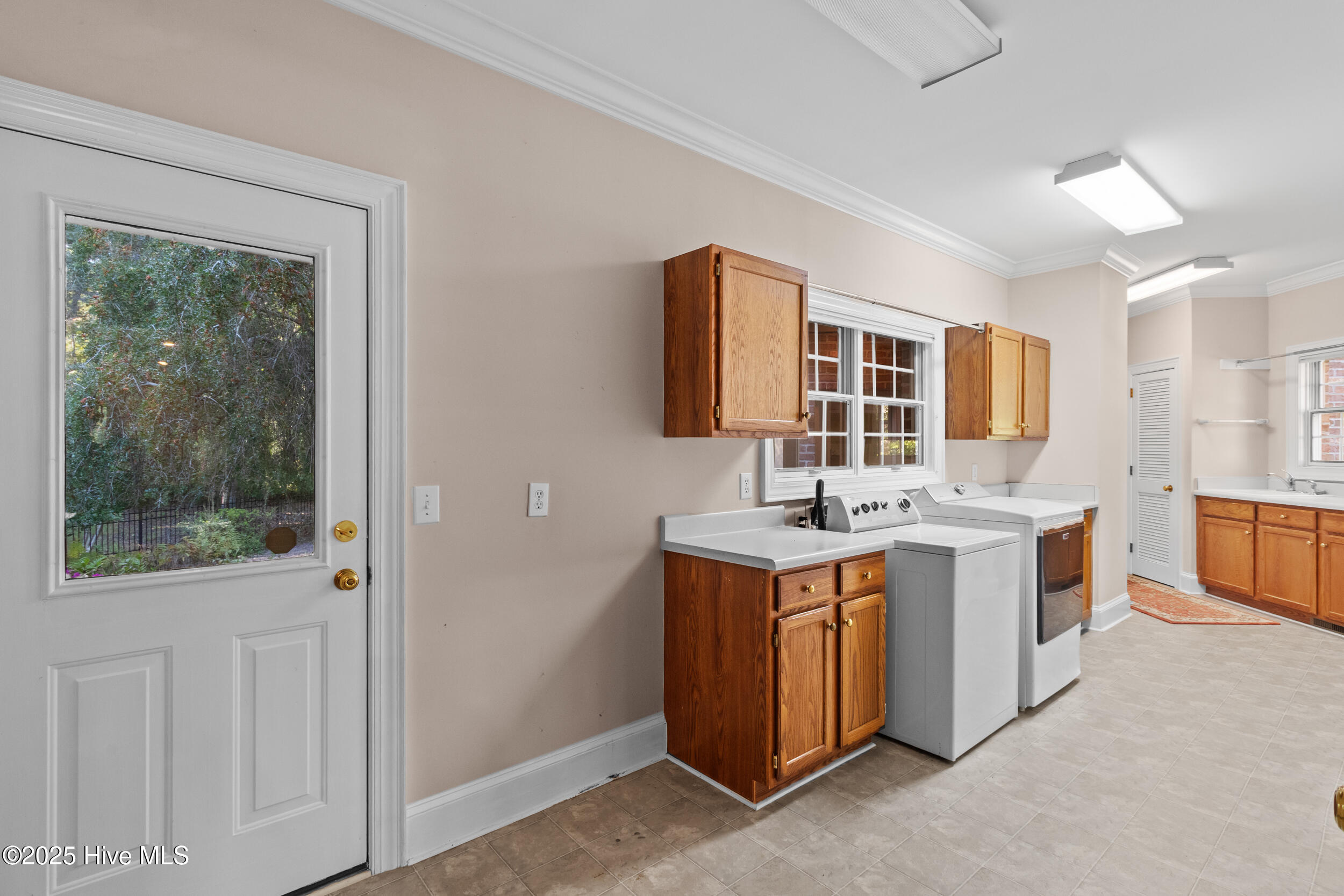 2000 Marsh Harbor Place