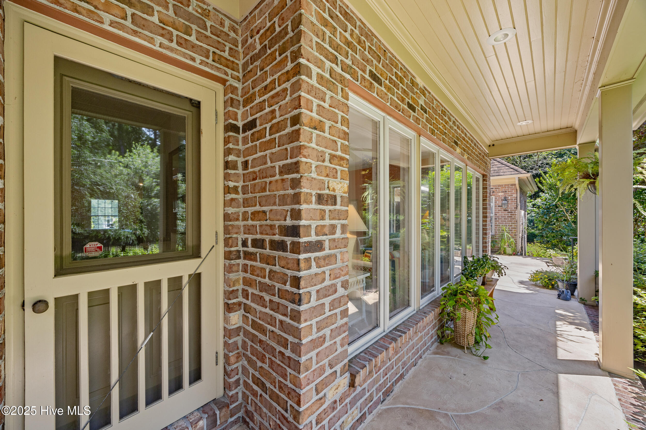 2000 Marsh Harbor Place