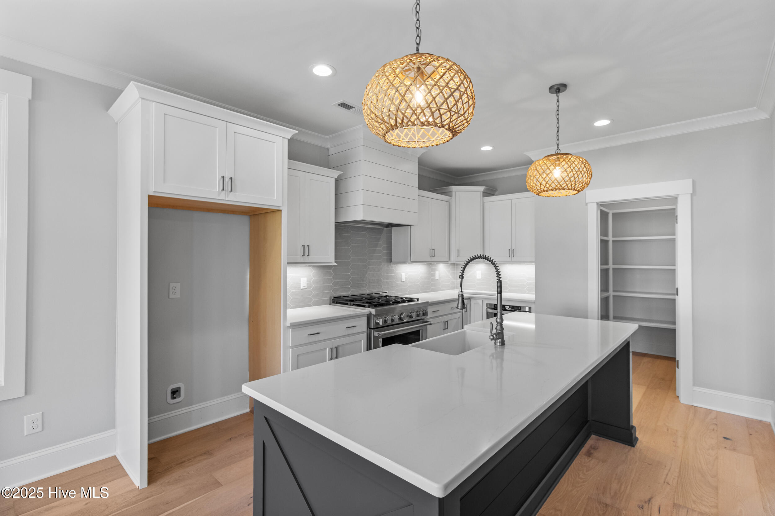 640 Waterstone Drive