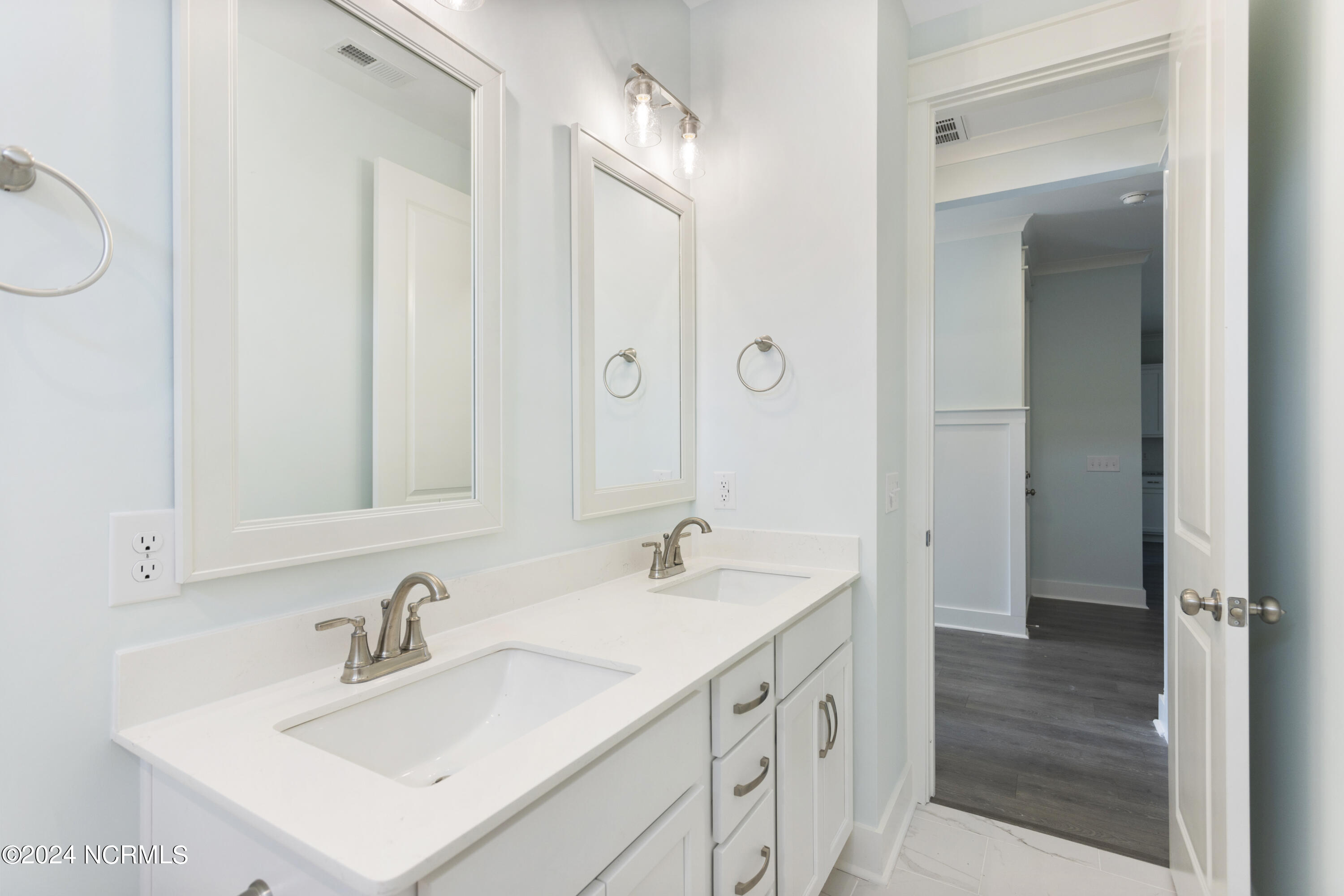 2058 Greenside Manor Drive SW