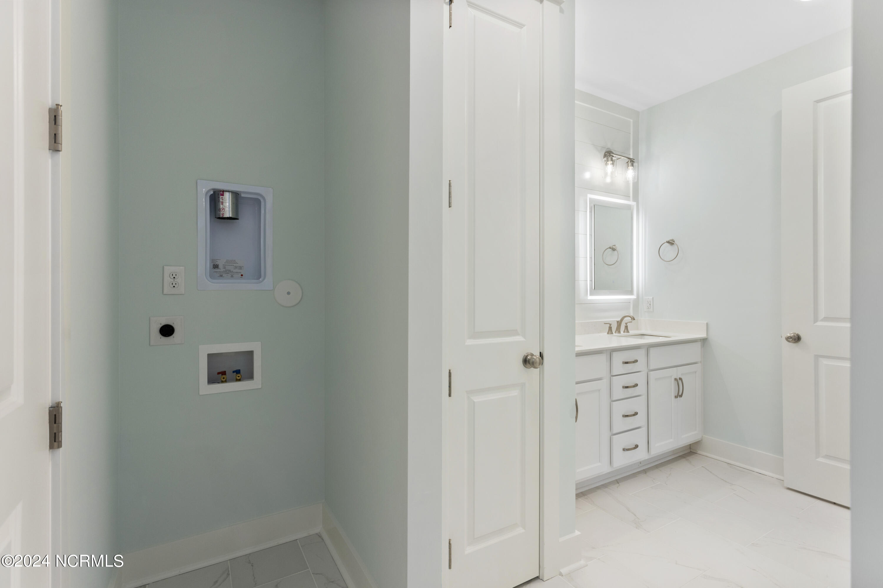 2058 Greenside Manor Drive SW