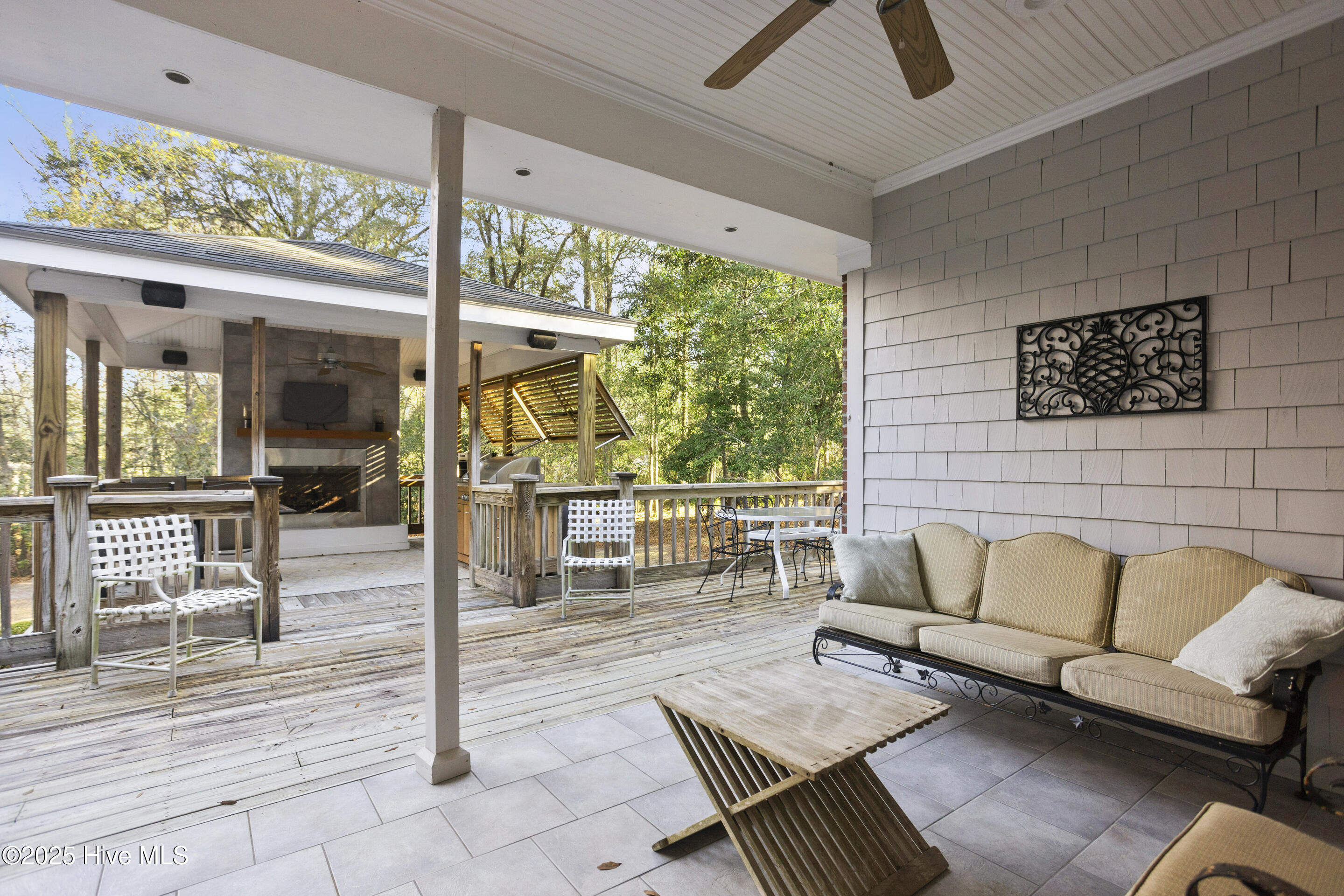 286 Gooseneck Road W