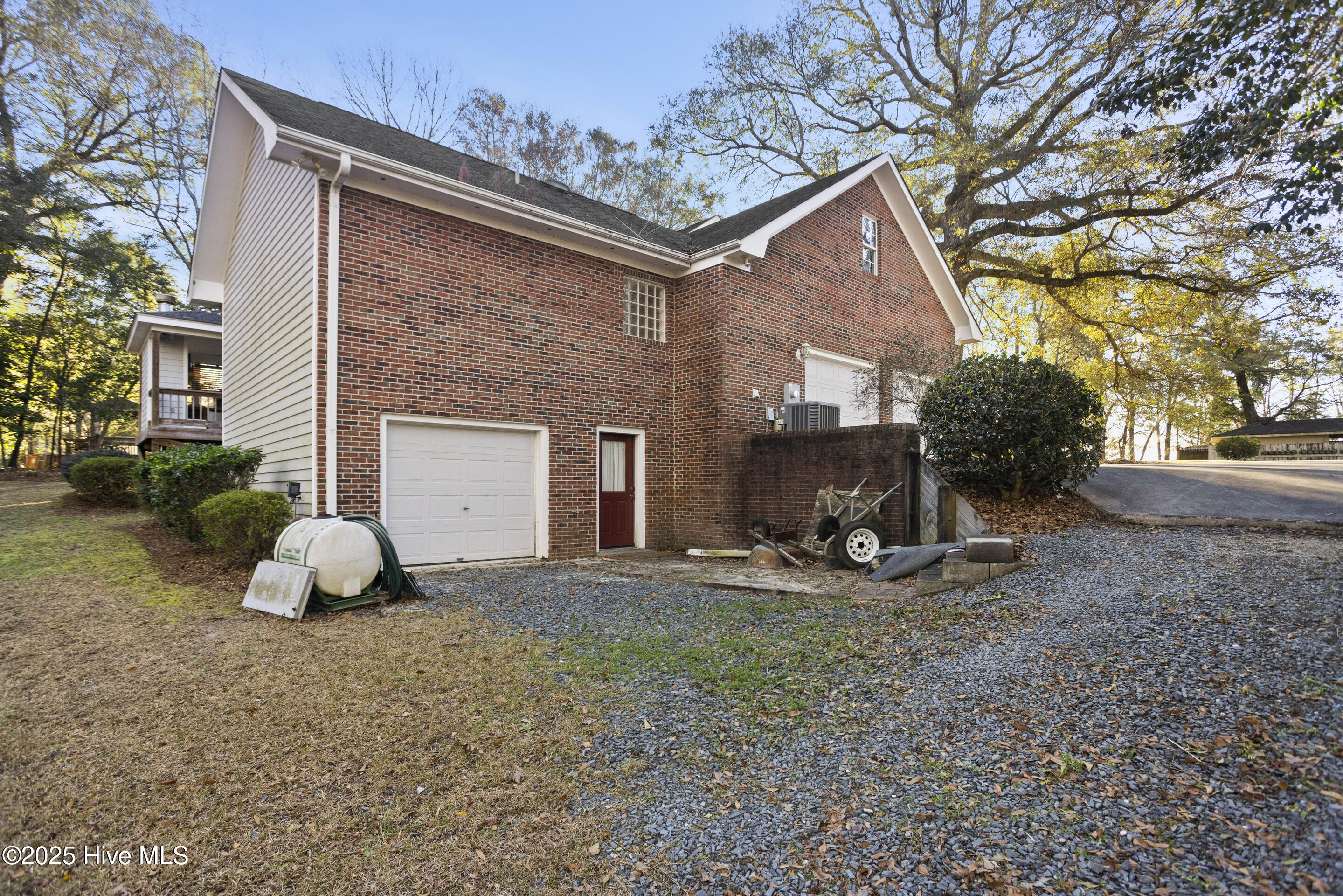 286 Gooseneck Road W