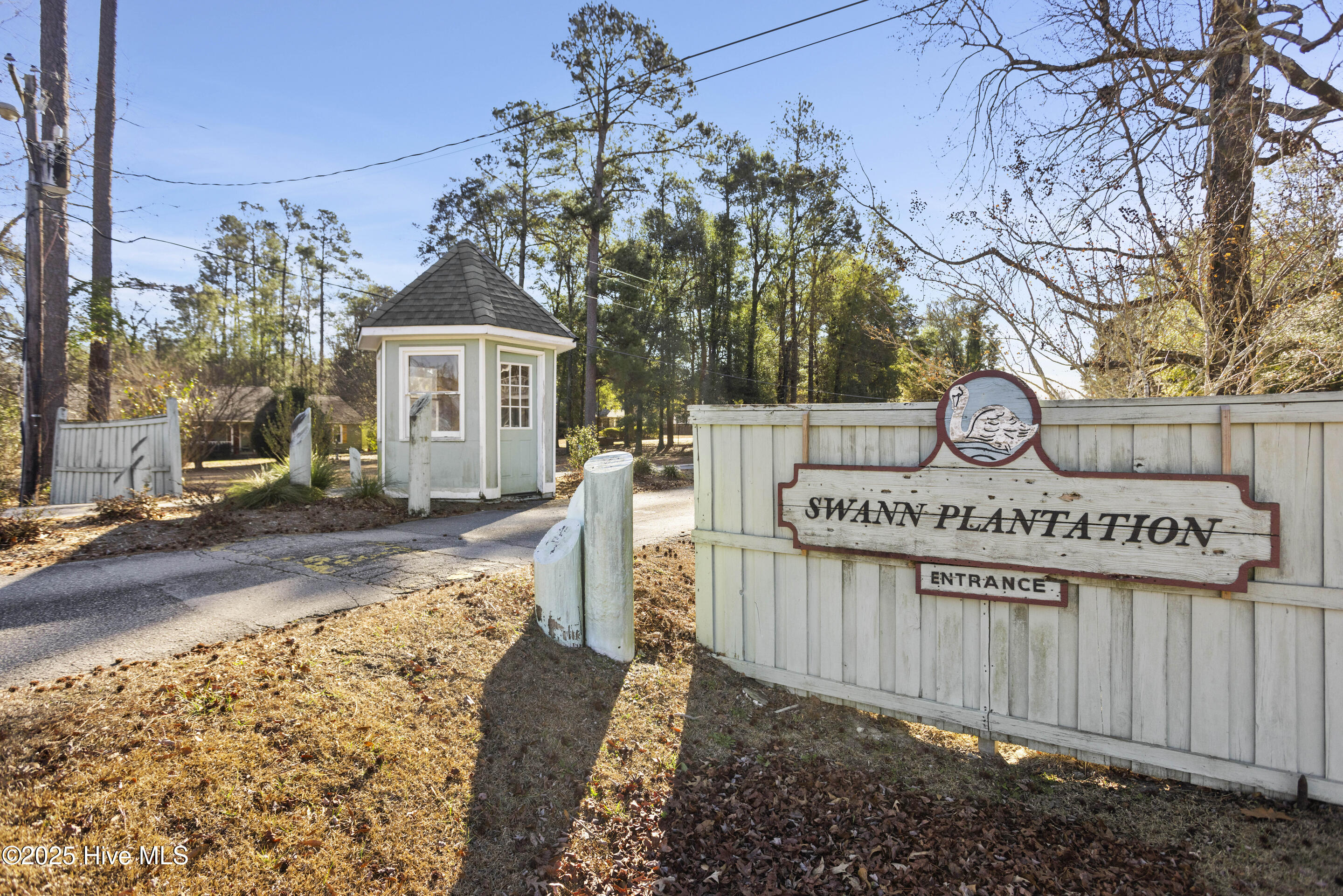 286 Gooseneck Road W