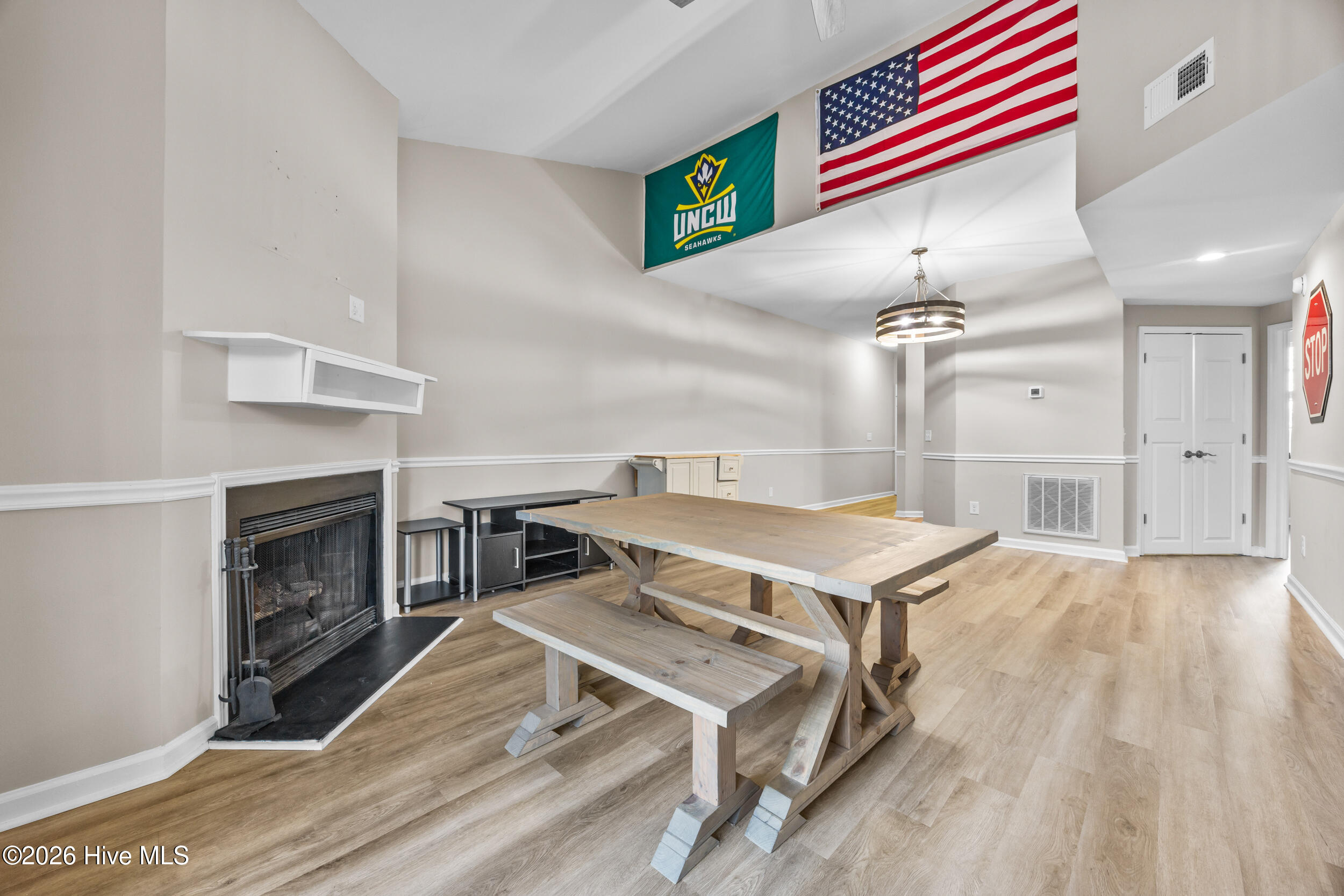 4230 Wilshire Boulevard Apt 301