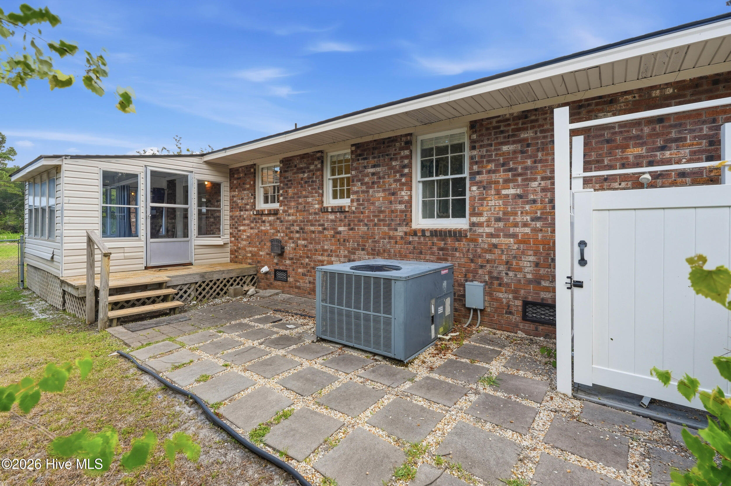 879 Bricklanding Road SW