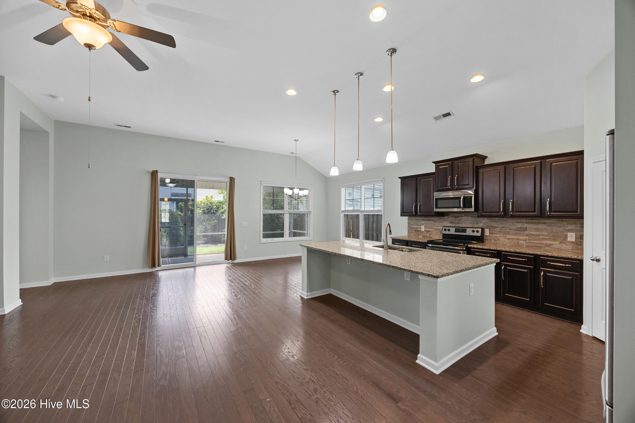 507 Steele Loop