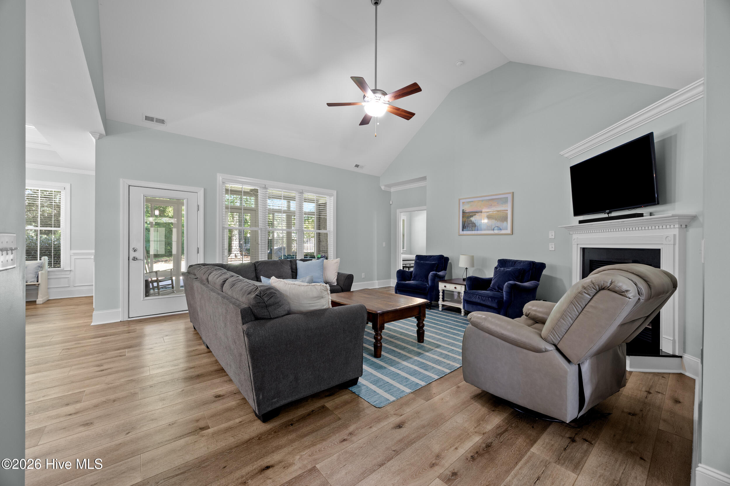323 Crown Pointe Drive