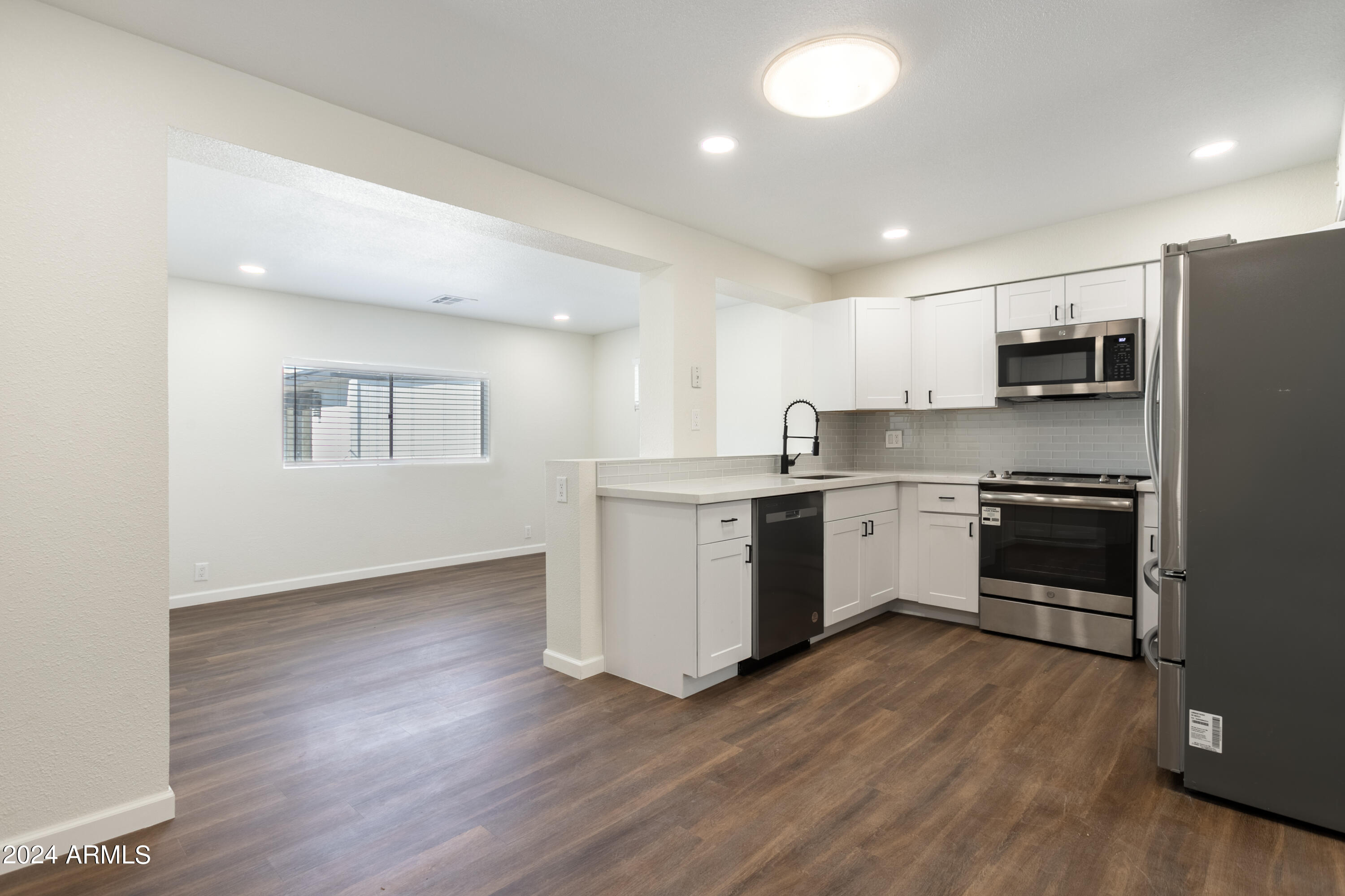 3134 W COUNTRY GABLES Drive