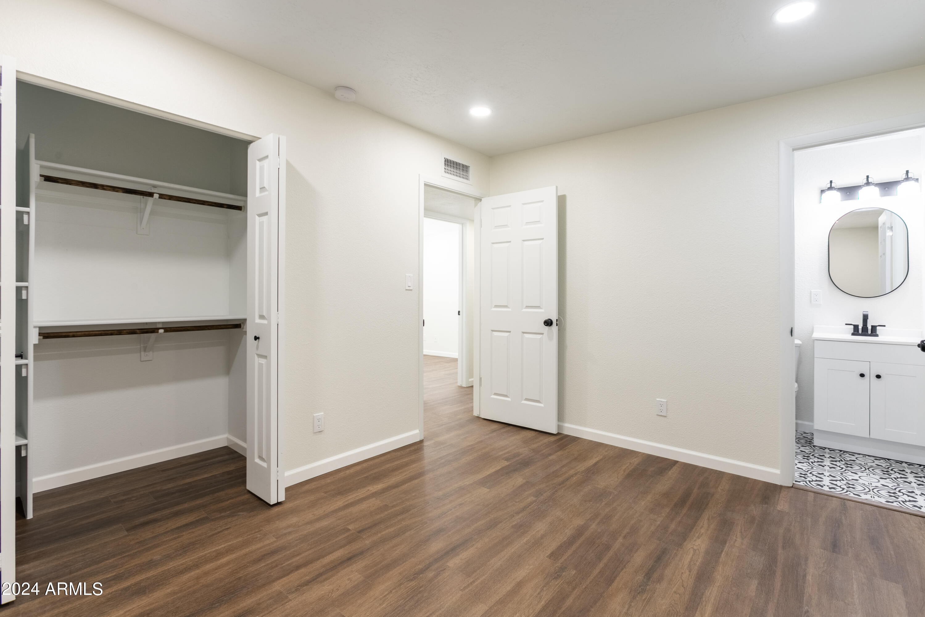 3134 W COUNTRY GABLES Drive