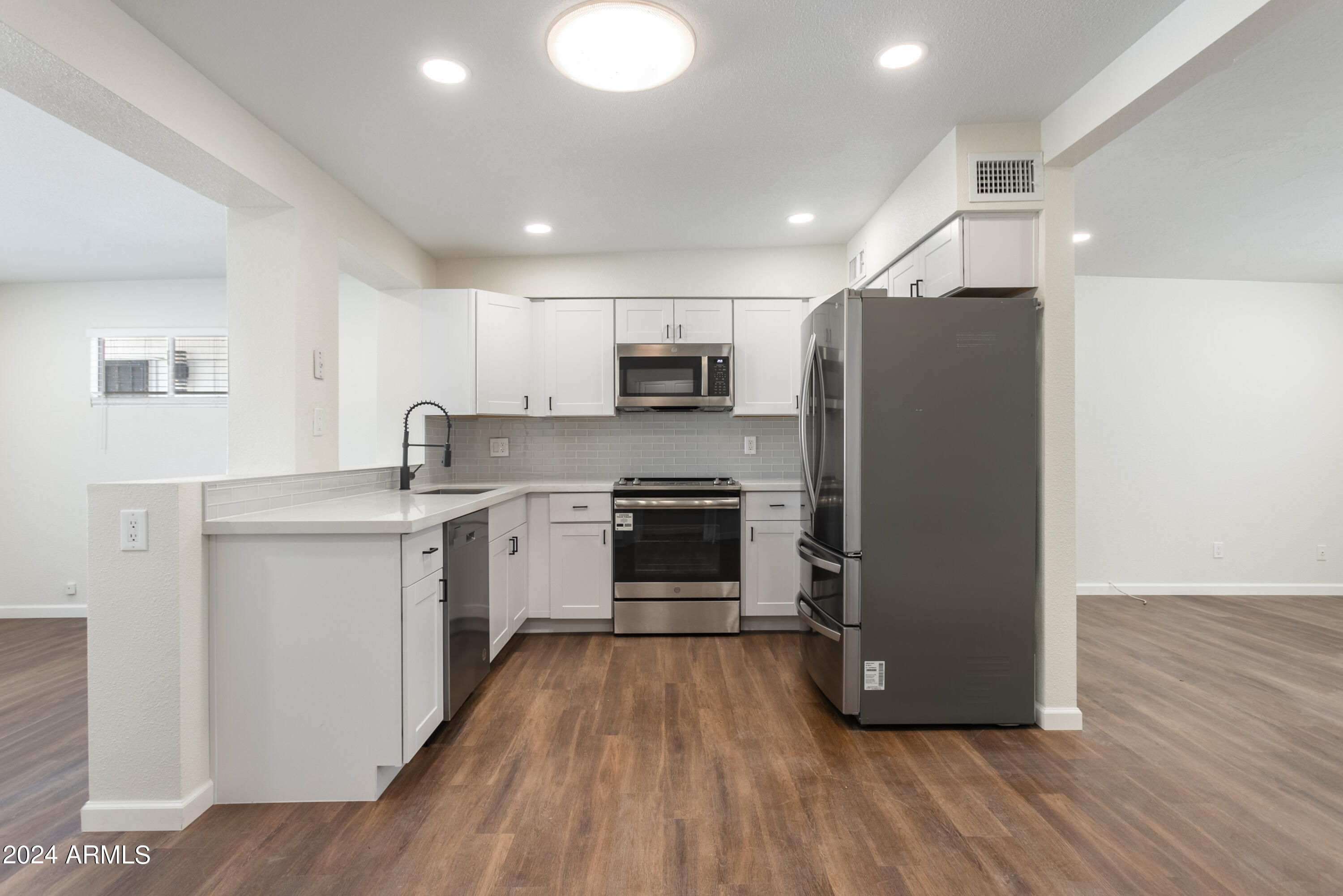 3134 W COUNTRY GABLES Drive