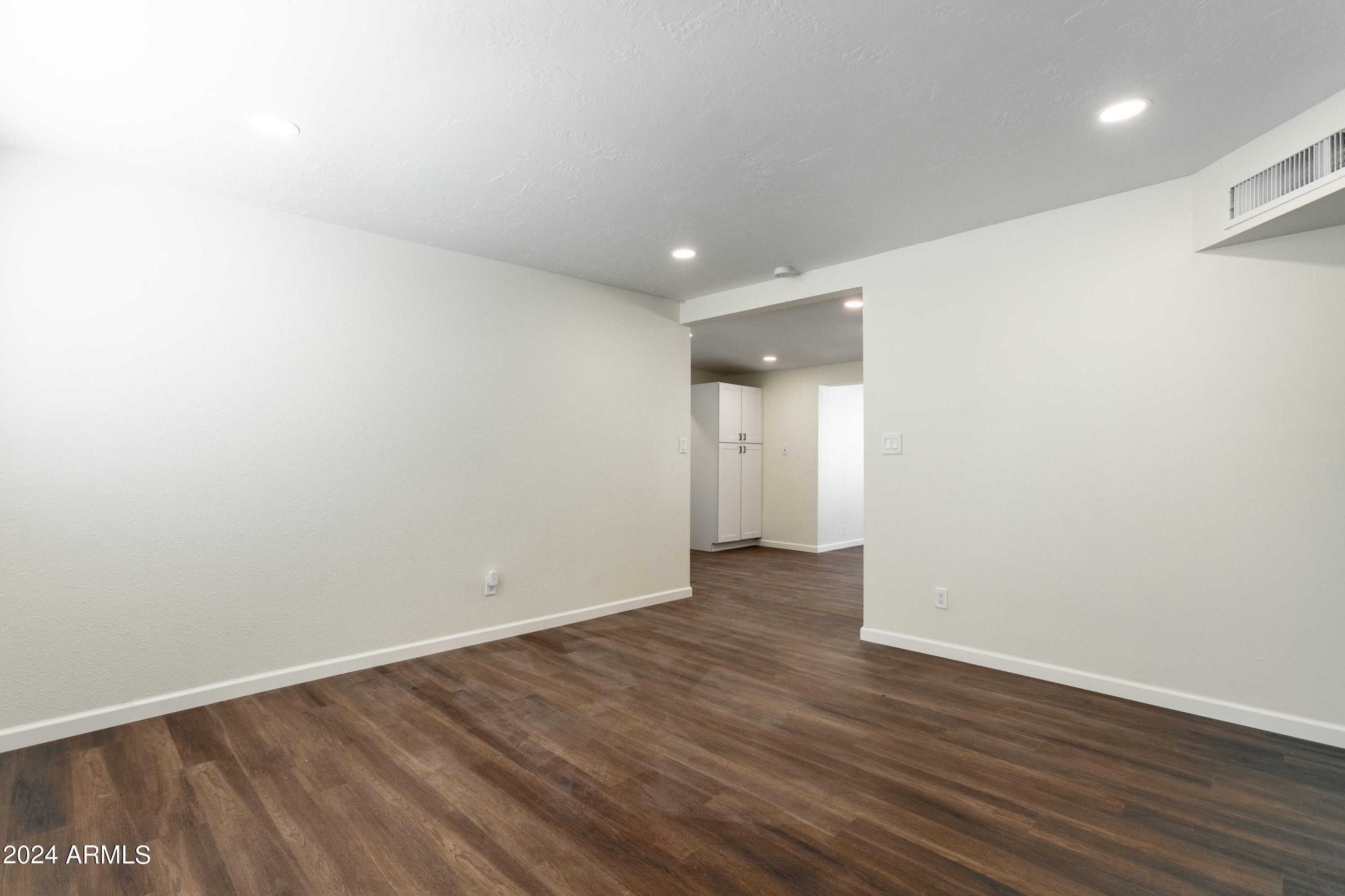 3134 W COUNTRY GABLES Drive