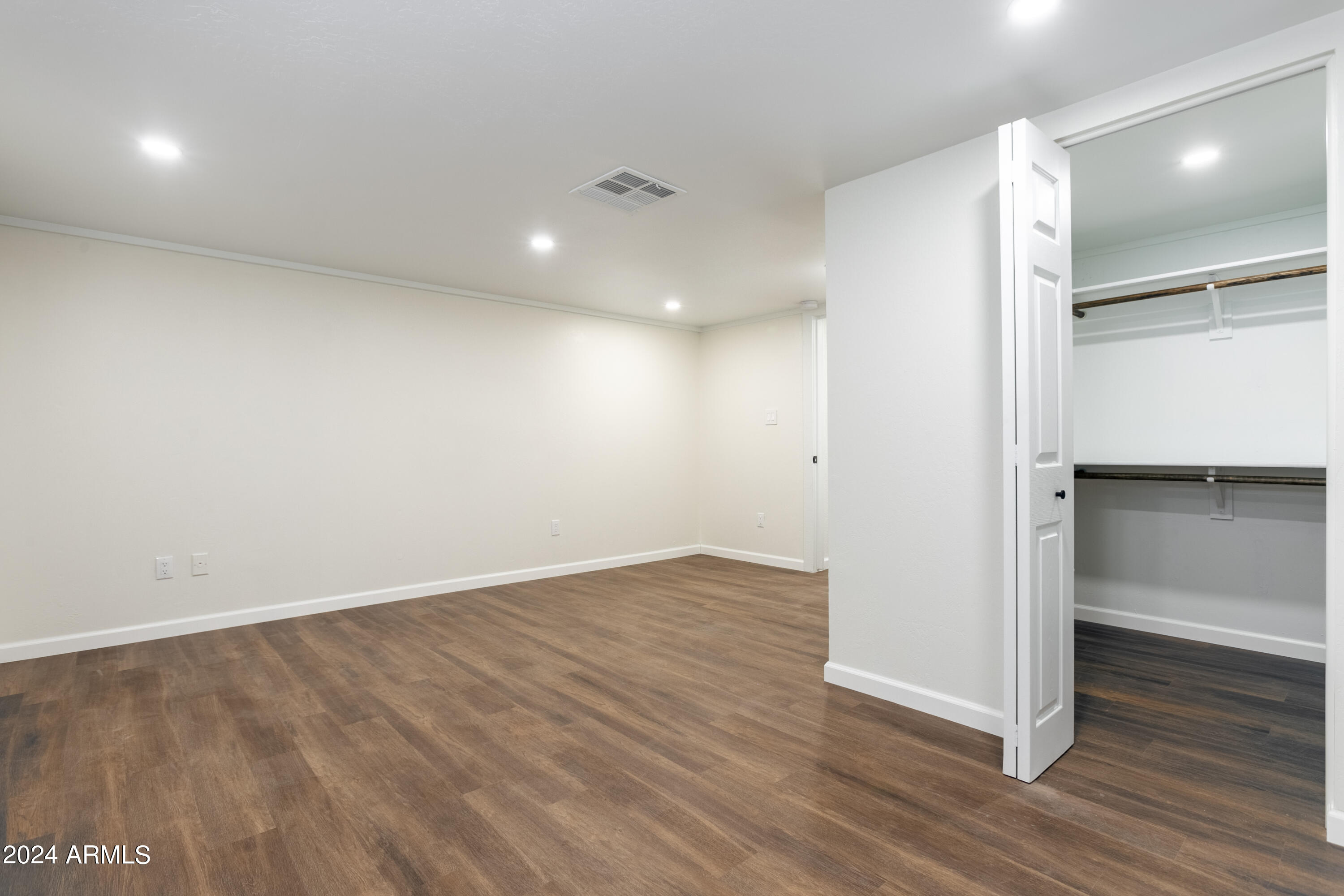 3134 W COUNTRY GABLES Drive