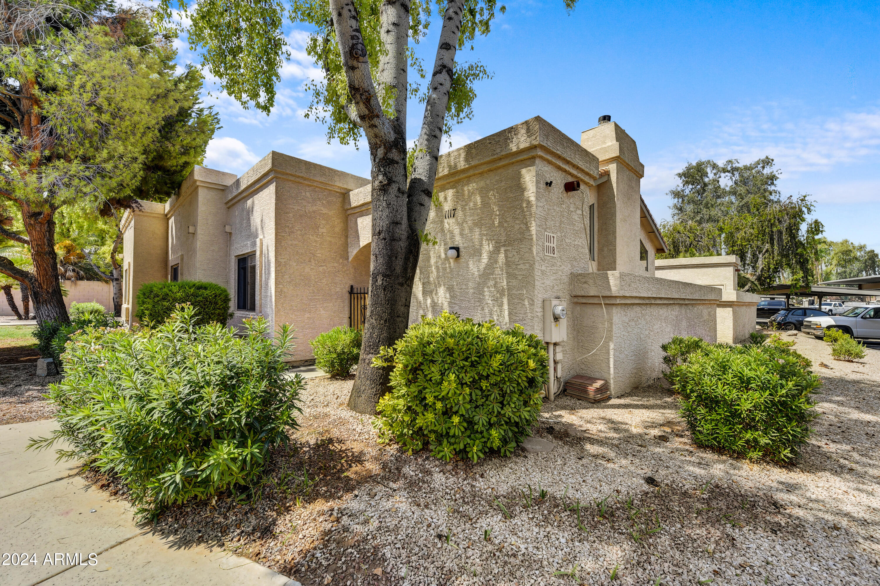 2019 W LEMON TREE Place # 1117