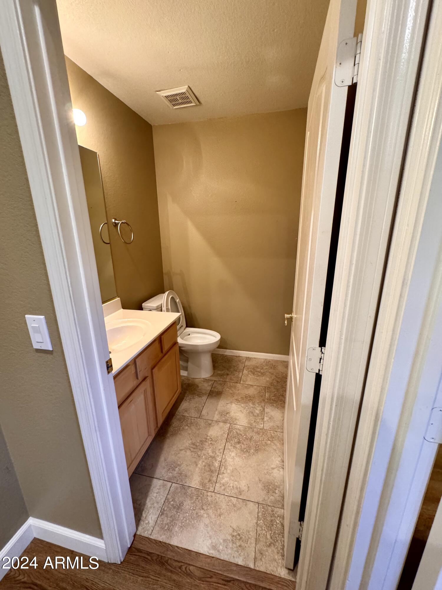 881 E Constitution Drive