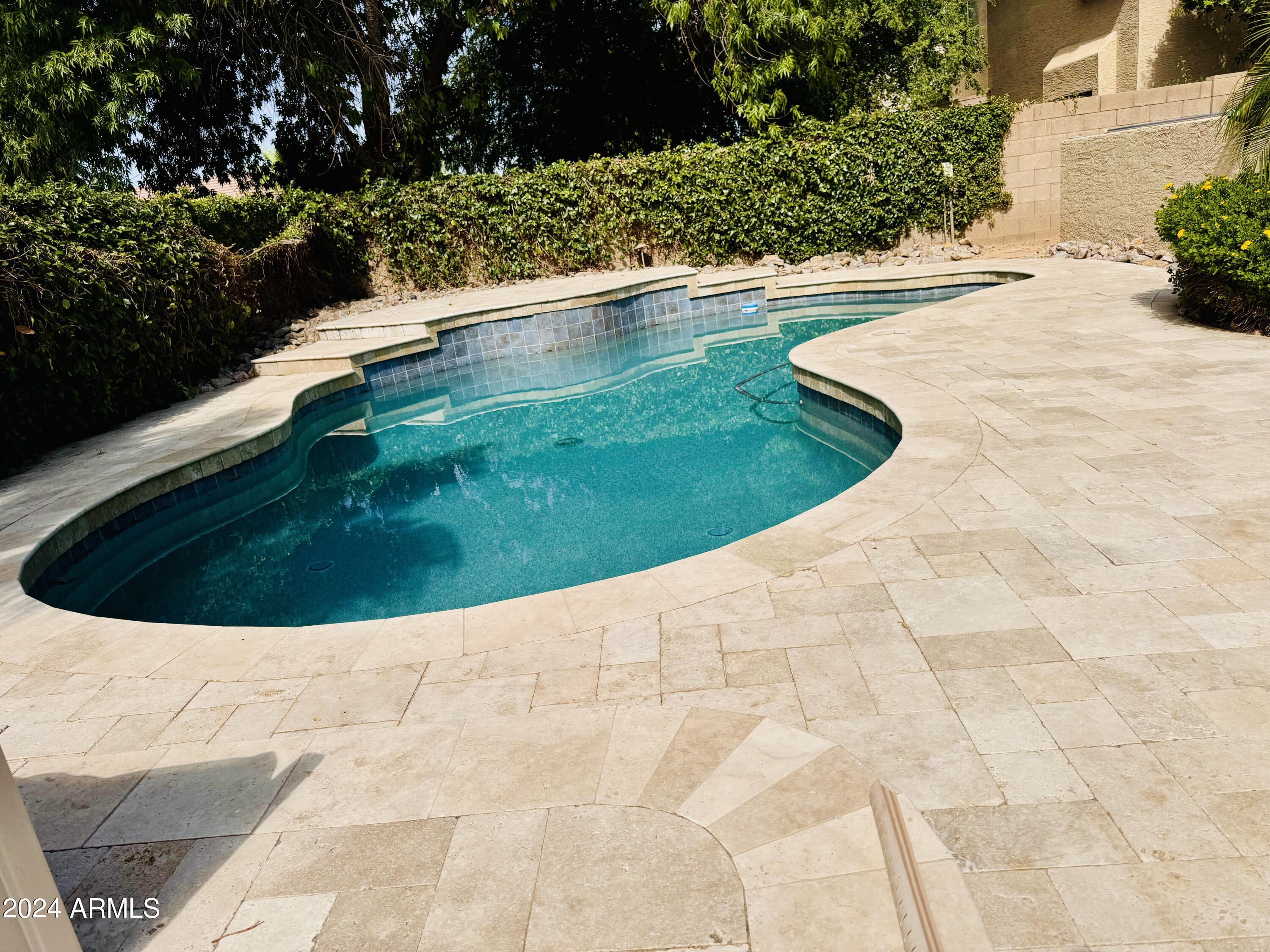 881 E Constitution Drive