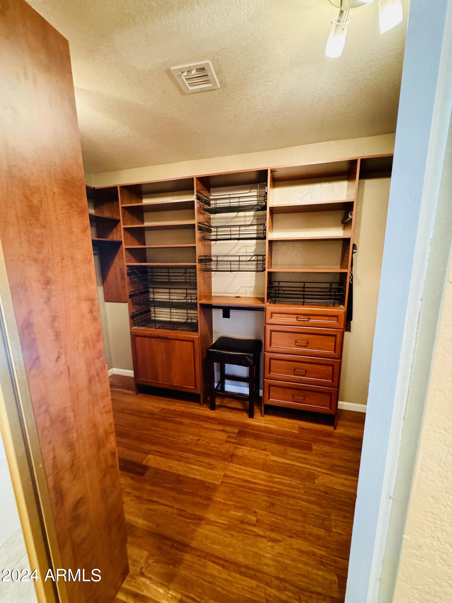 881 E Constitution Drive