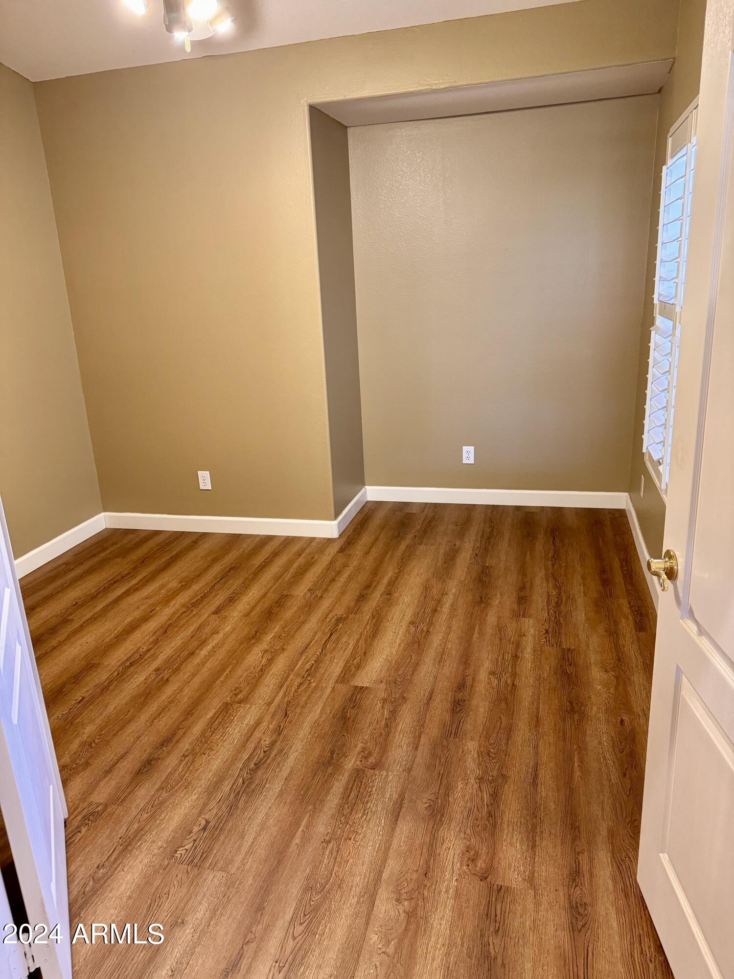 881 E Constitution Drive