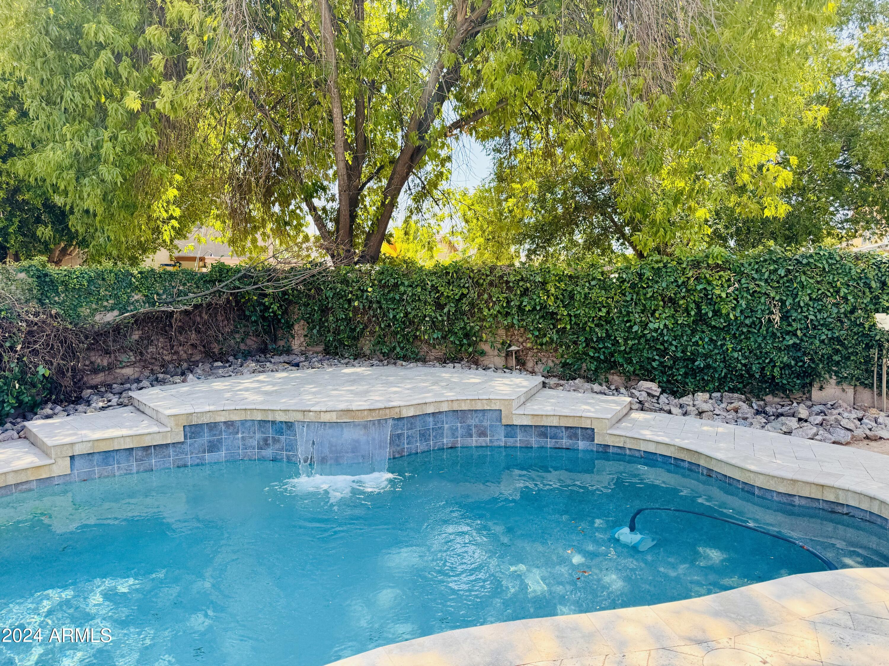 881 E Constitution Drive