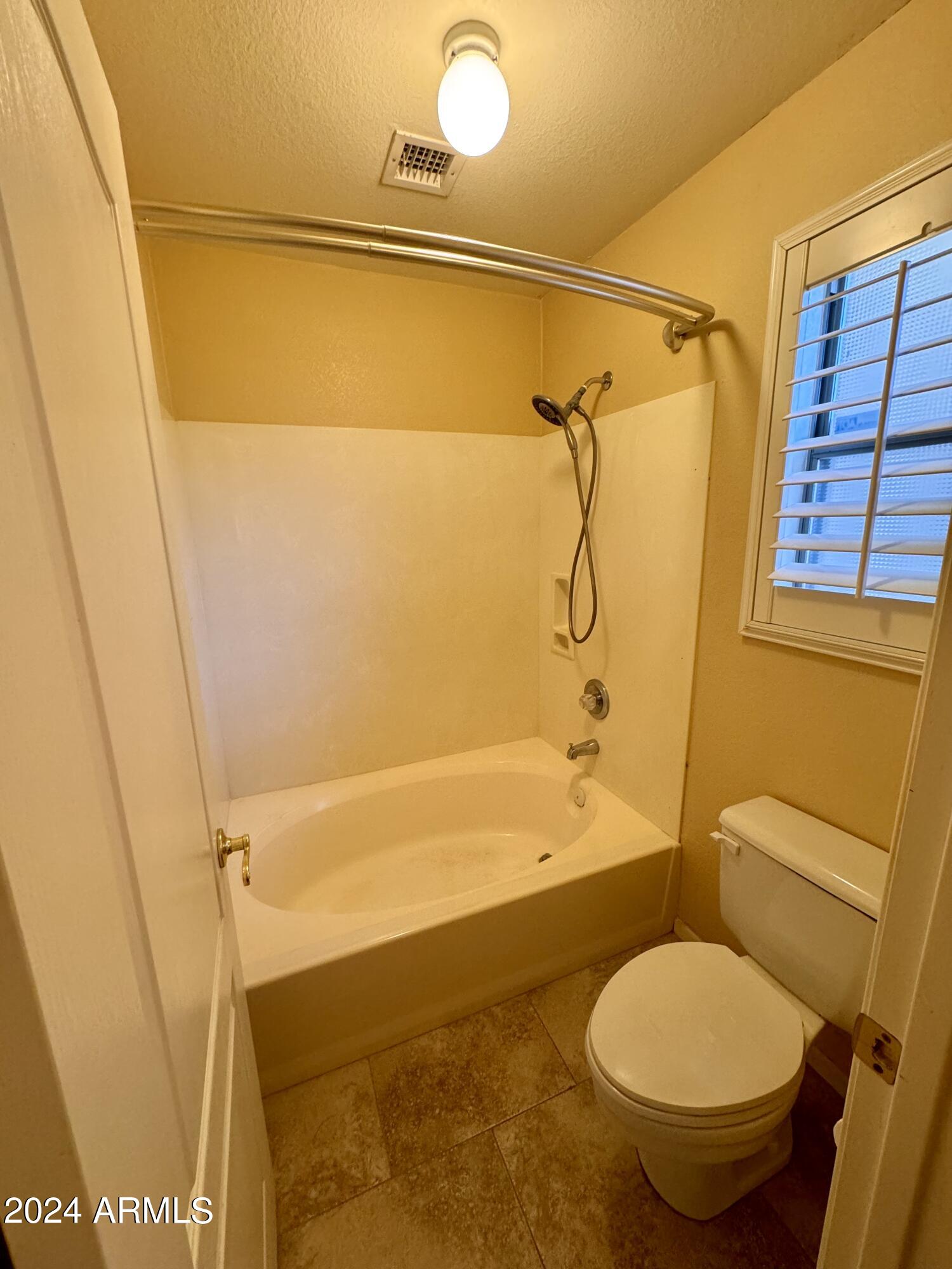 881 E Constitution Drive