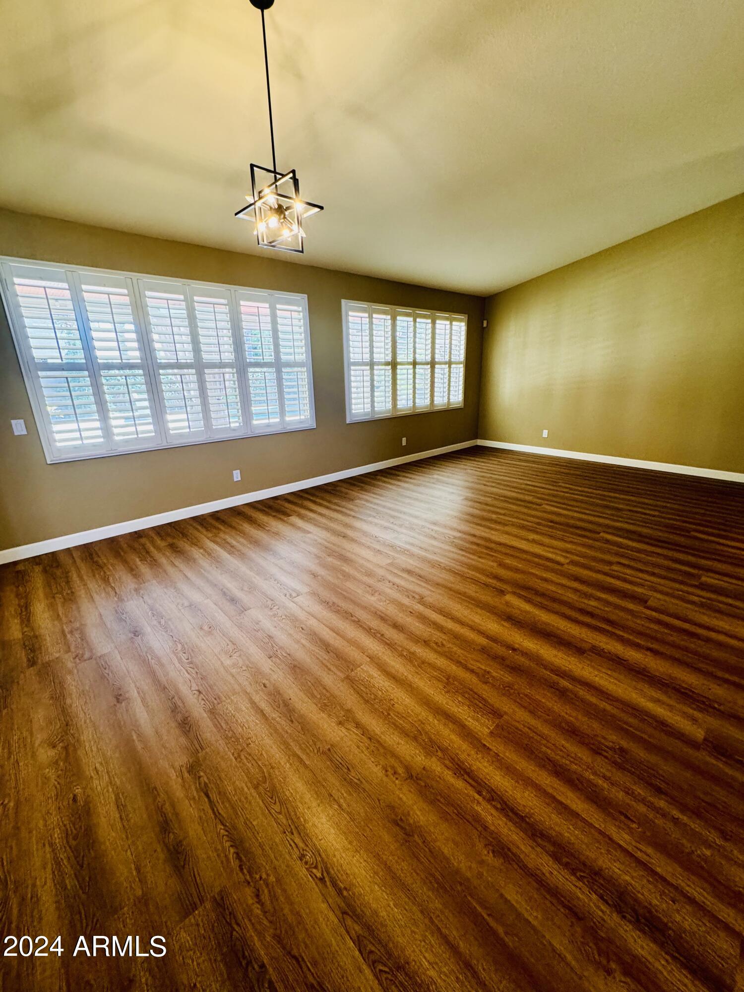 881 E Constitution Drive