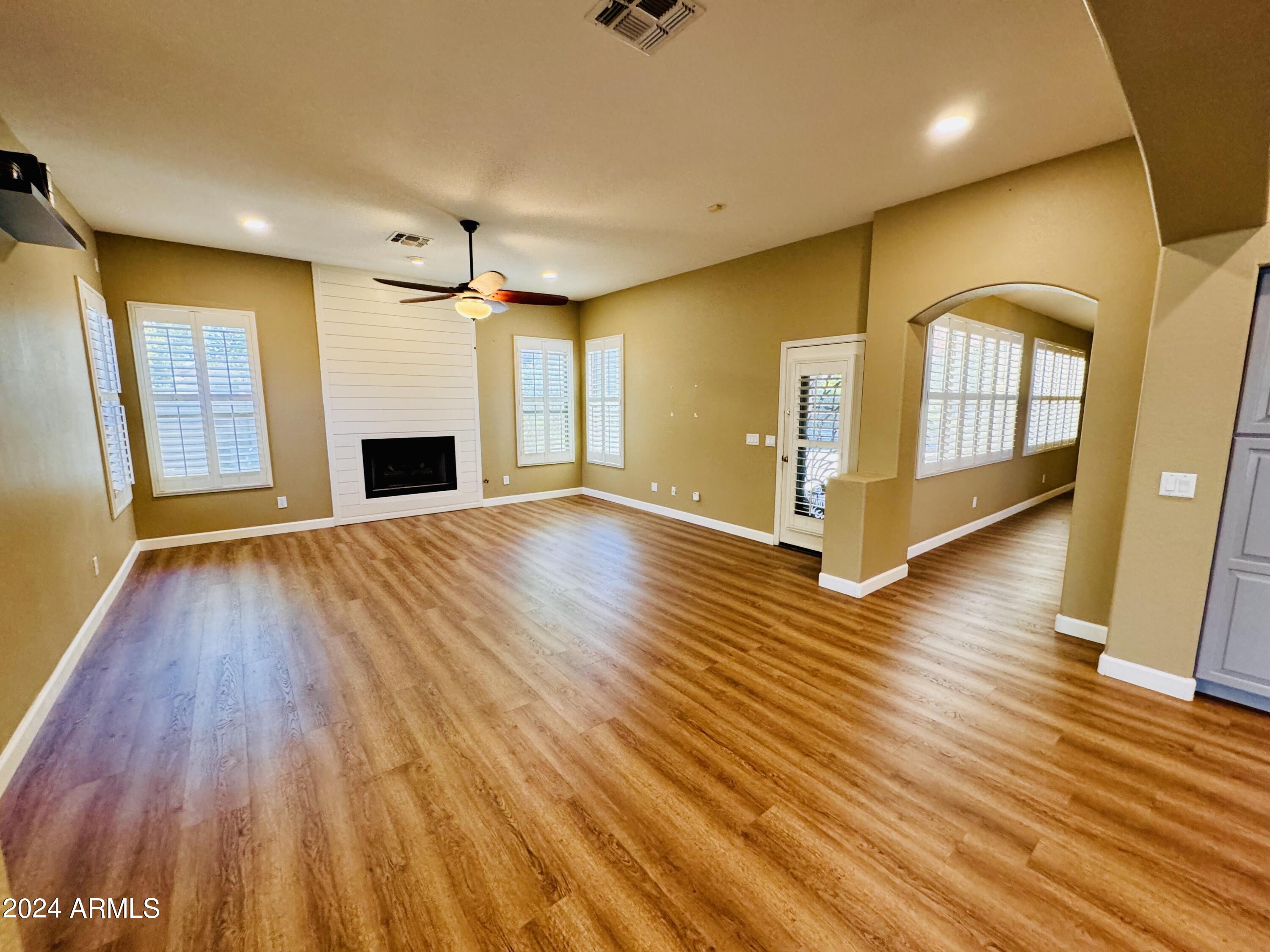 881 E Constitution Drive