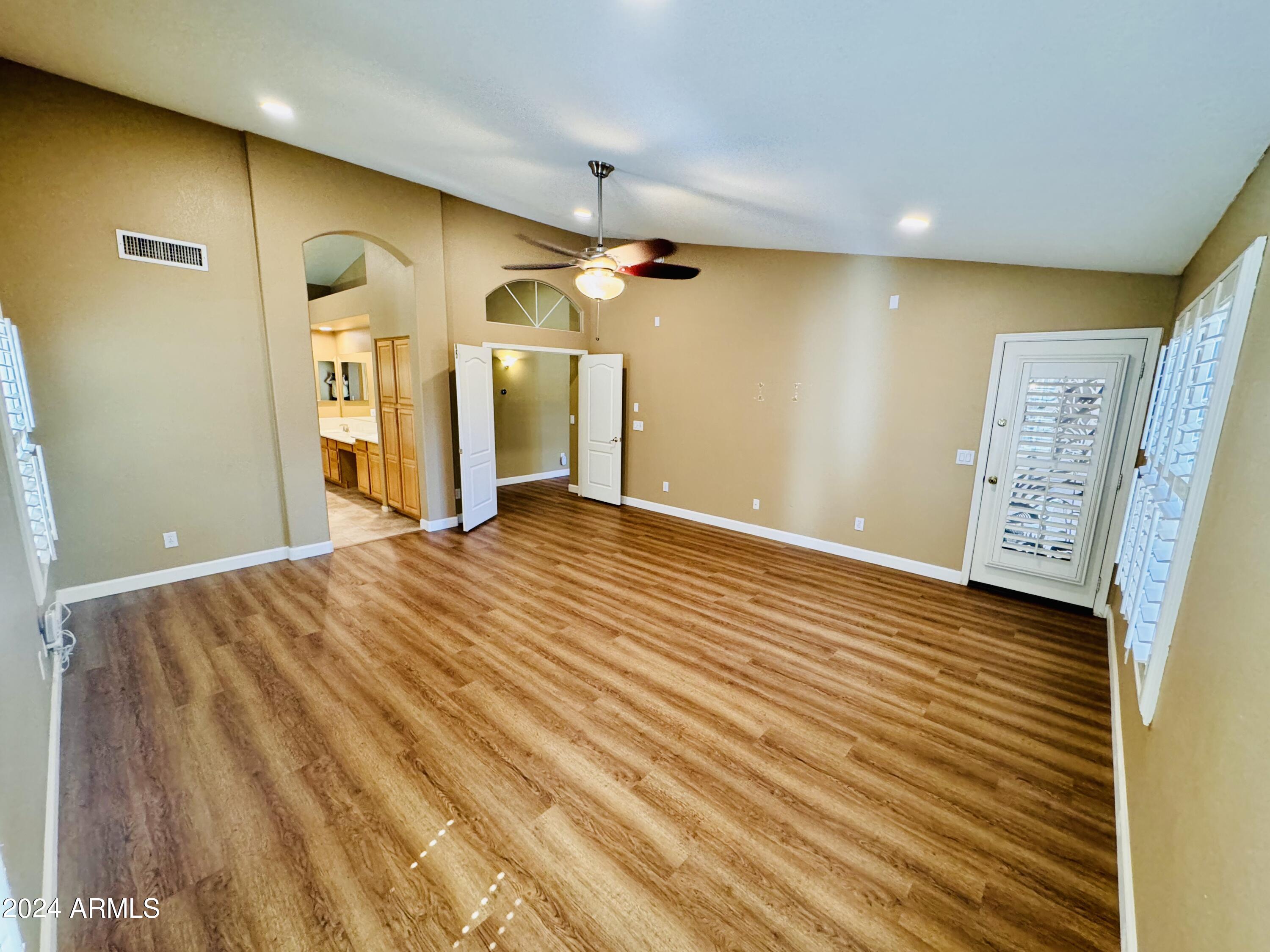 881 E Constitution Drive