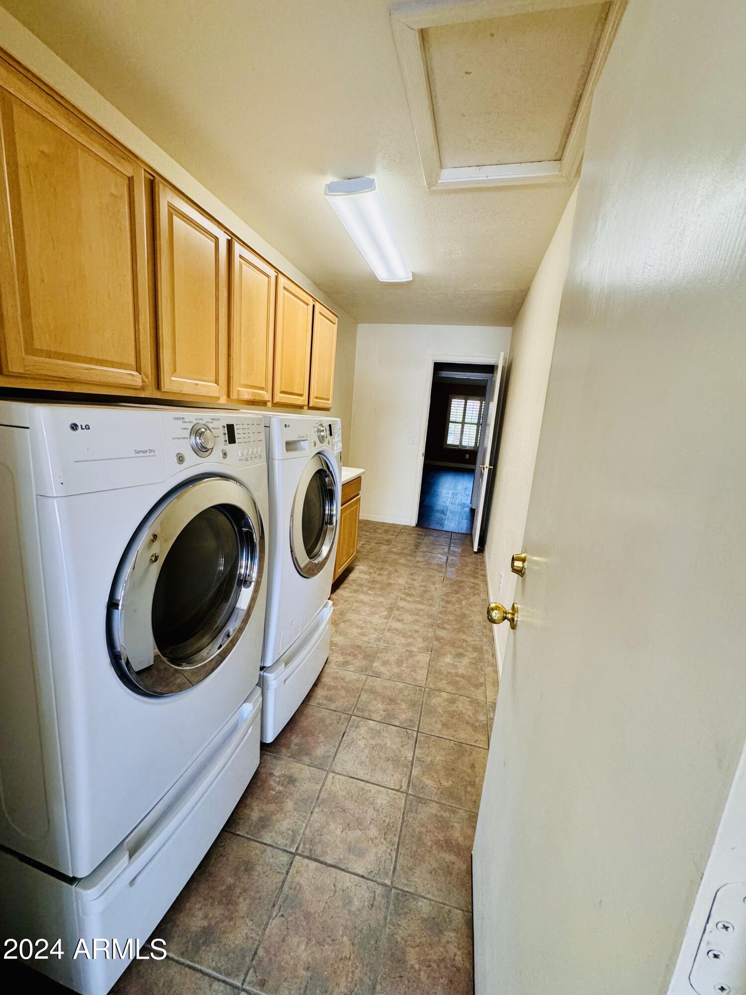 881 E Constitution Drive