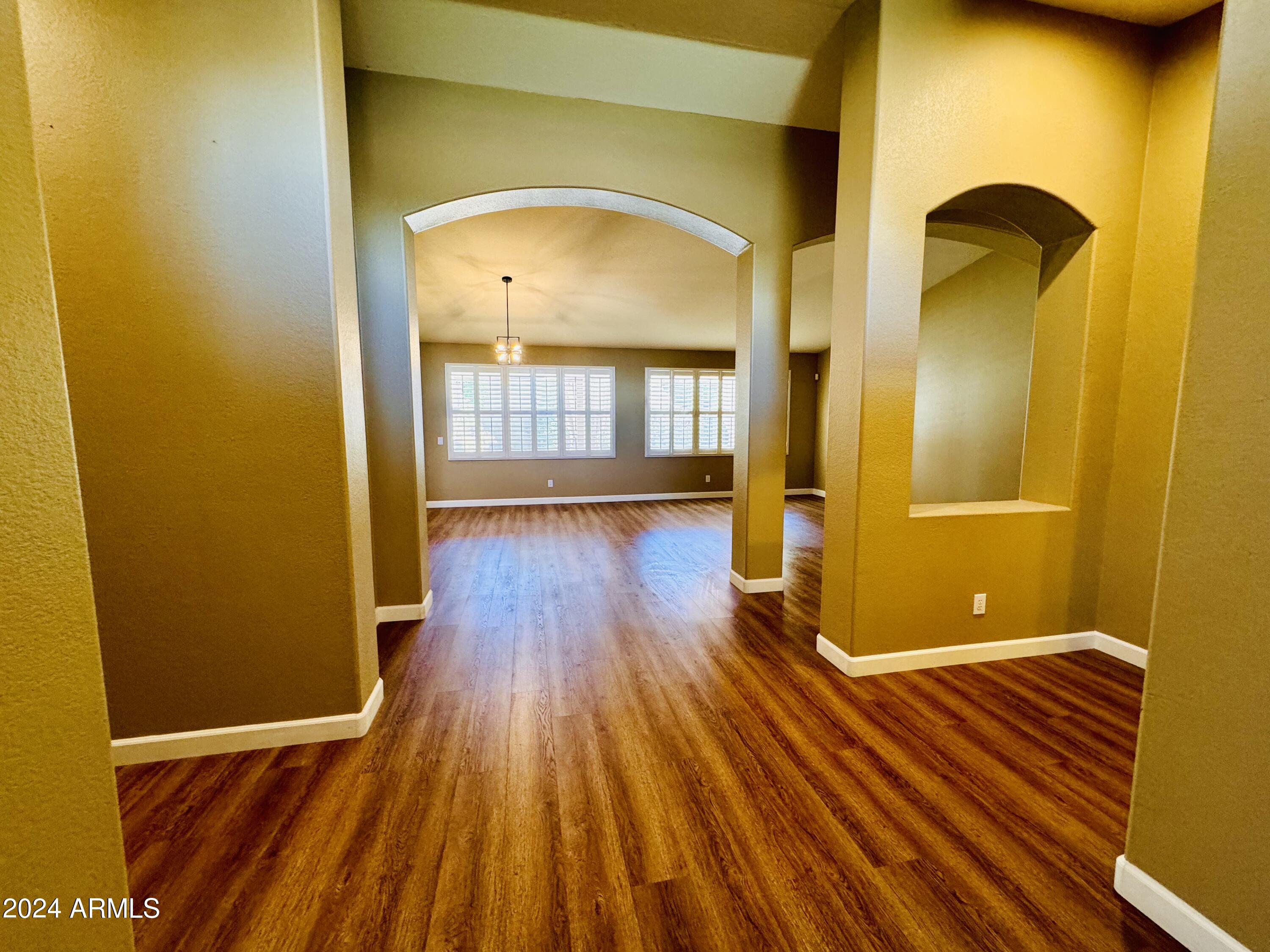 881 E Constitution Drive