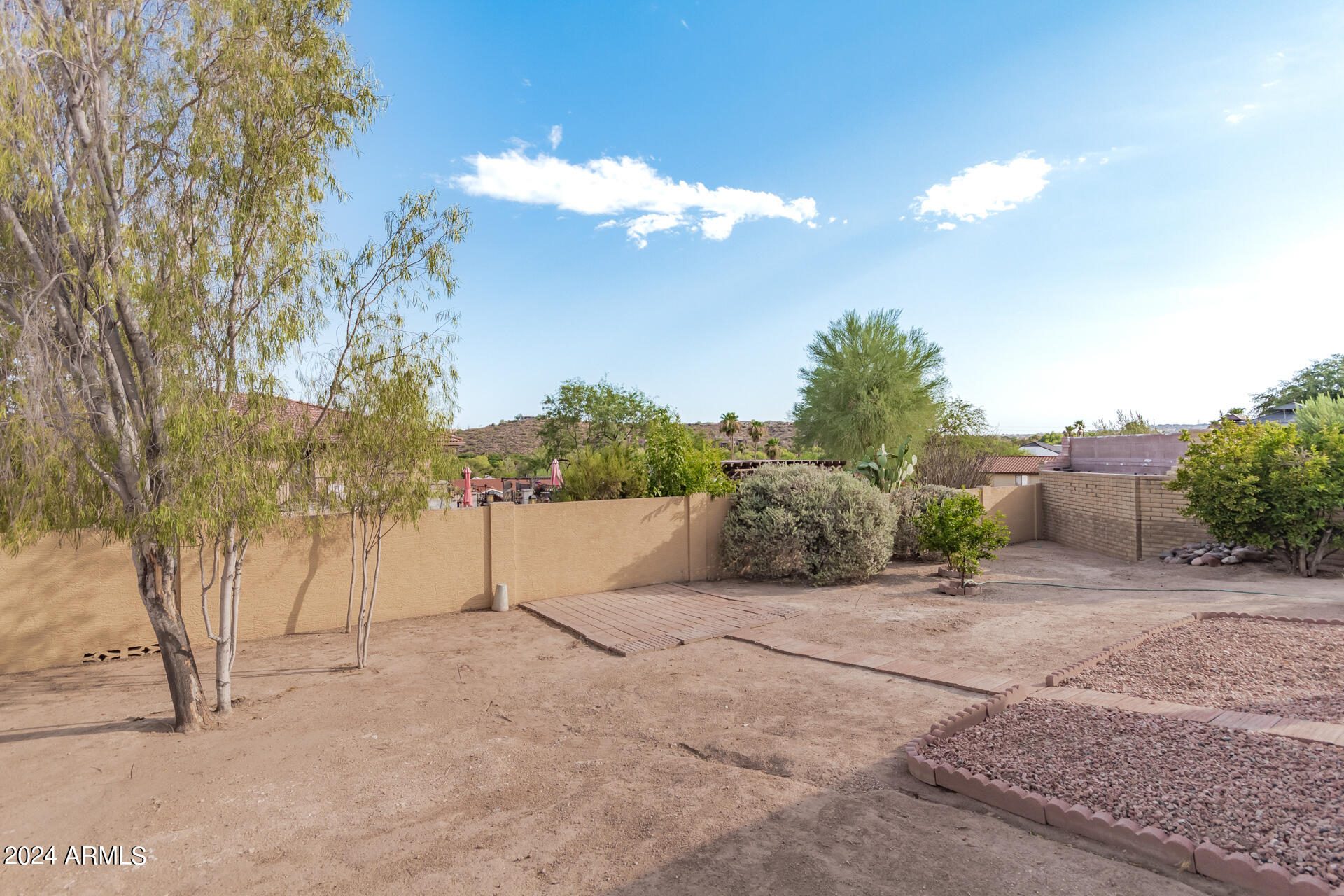 17239 E La Pasada Drive