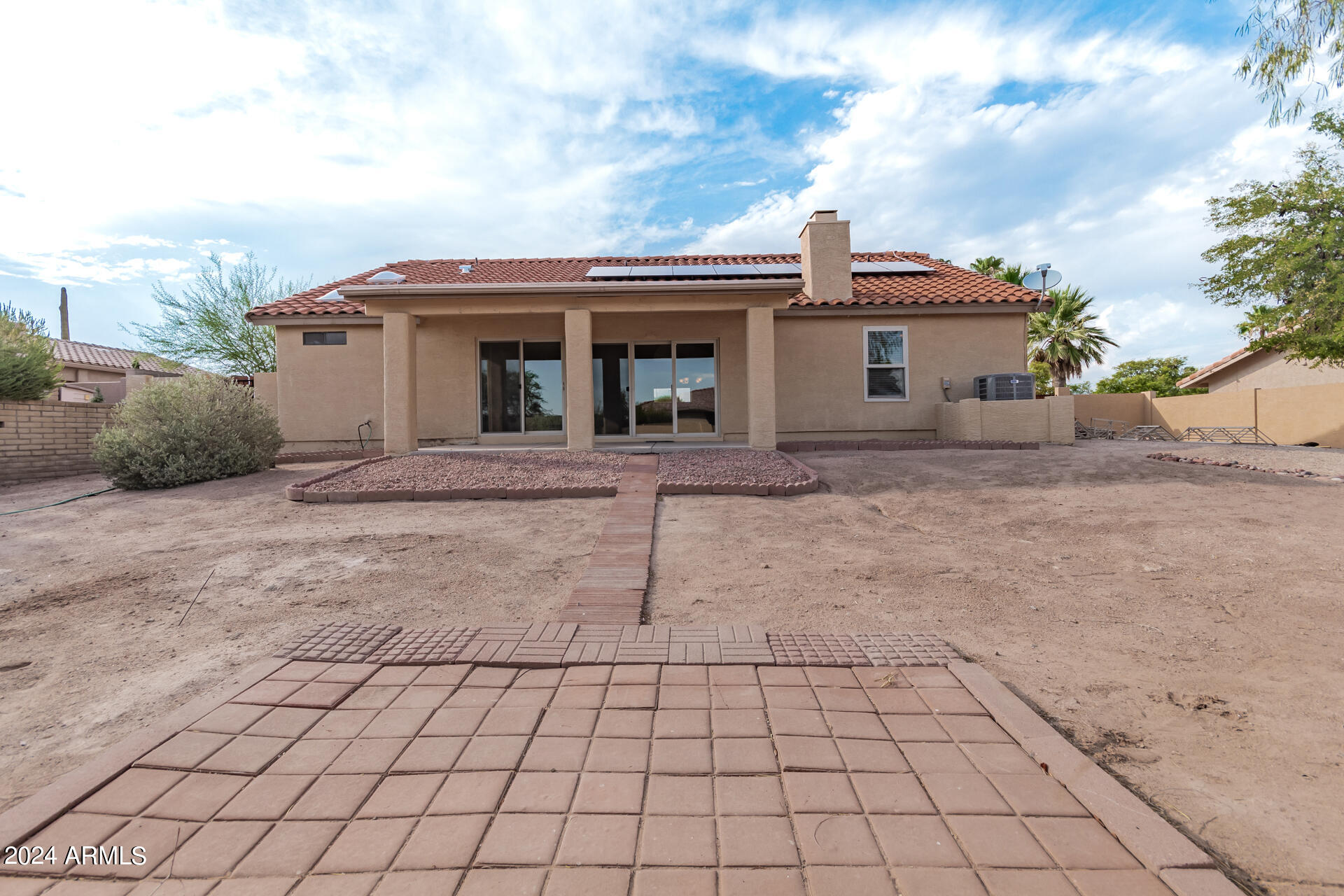 17239 E La Pasada Drive