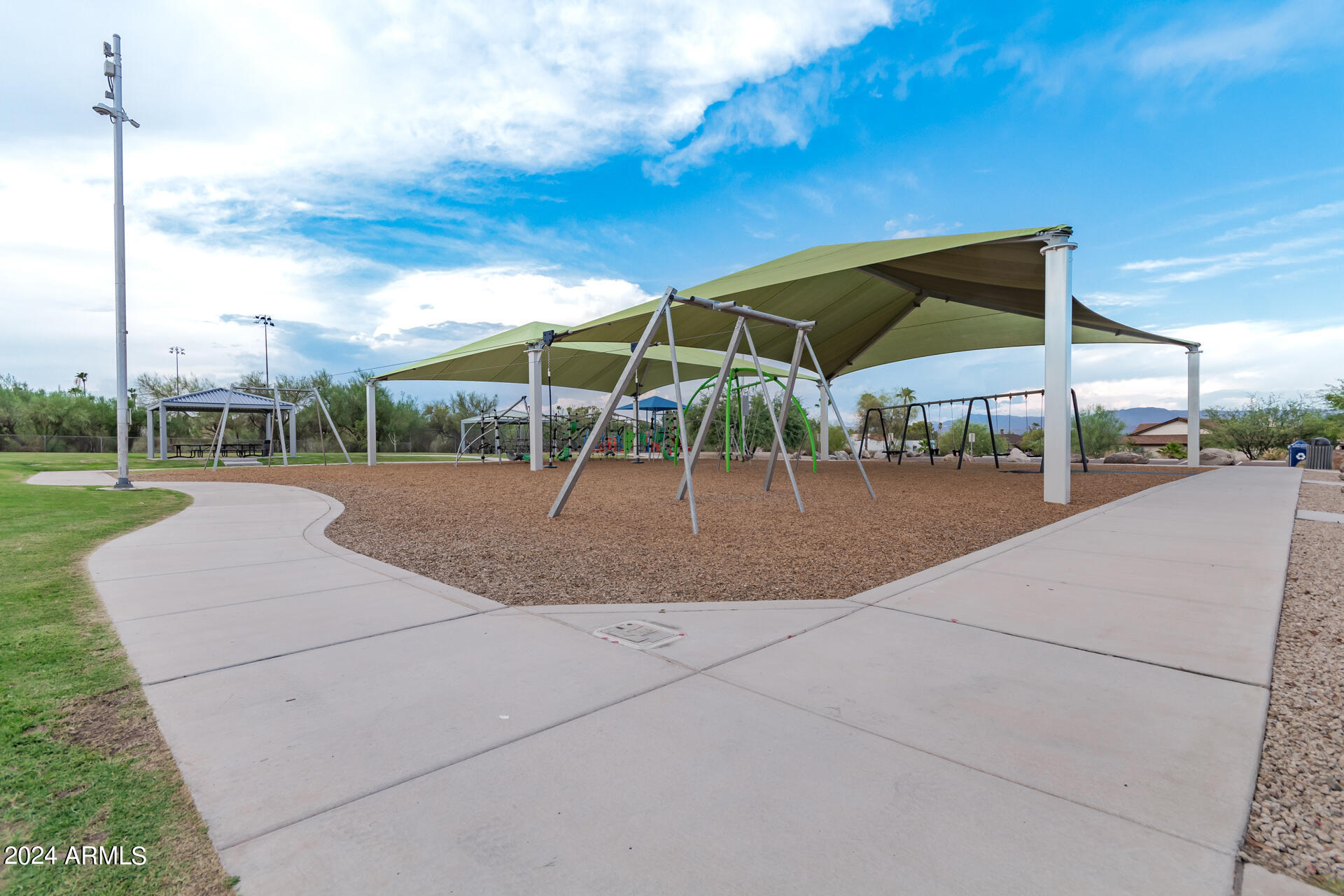 17239 E La Pasada Drive