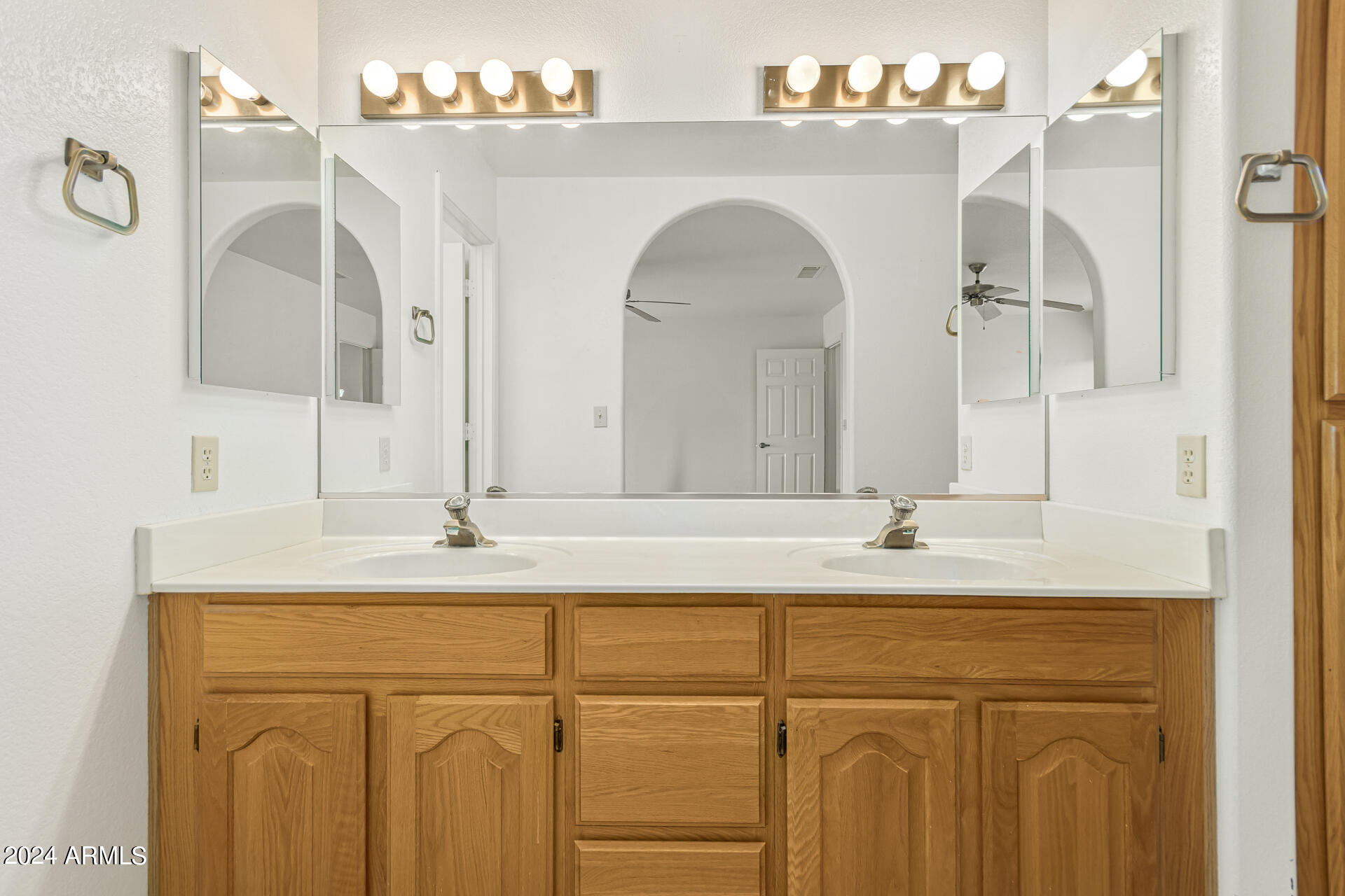 17239 E La Pasada Drive