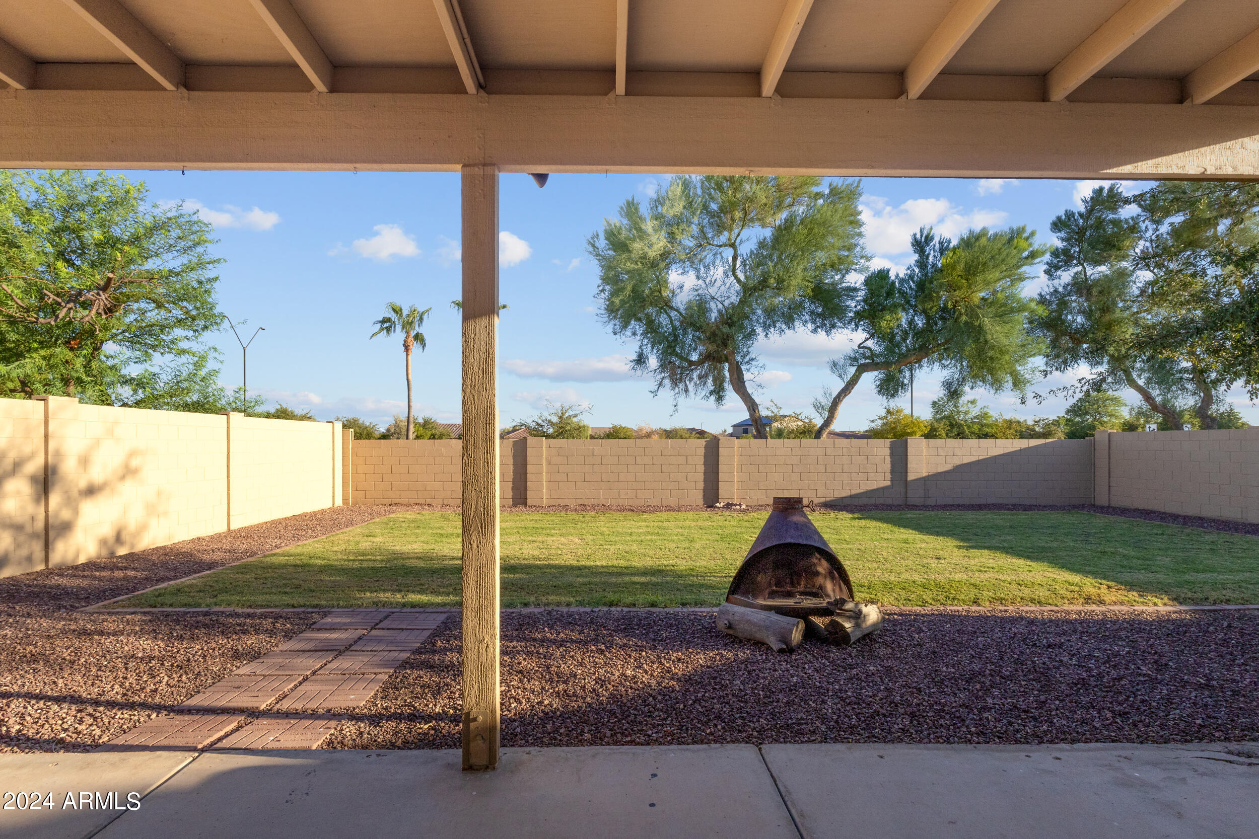 16091 W MARICOPA Street