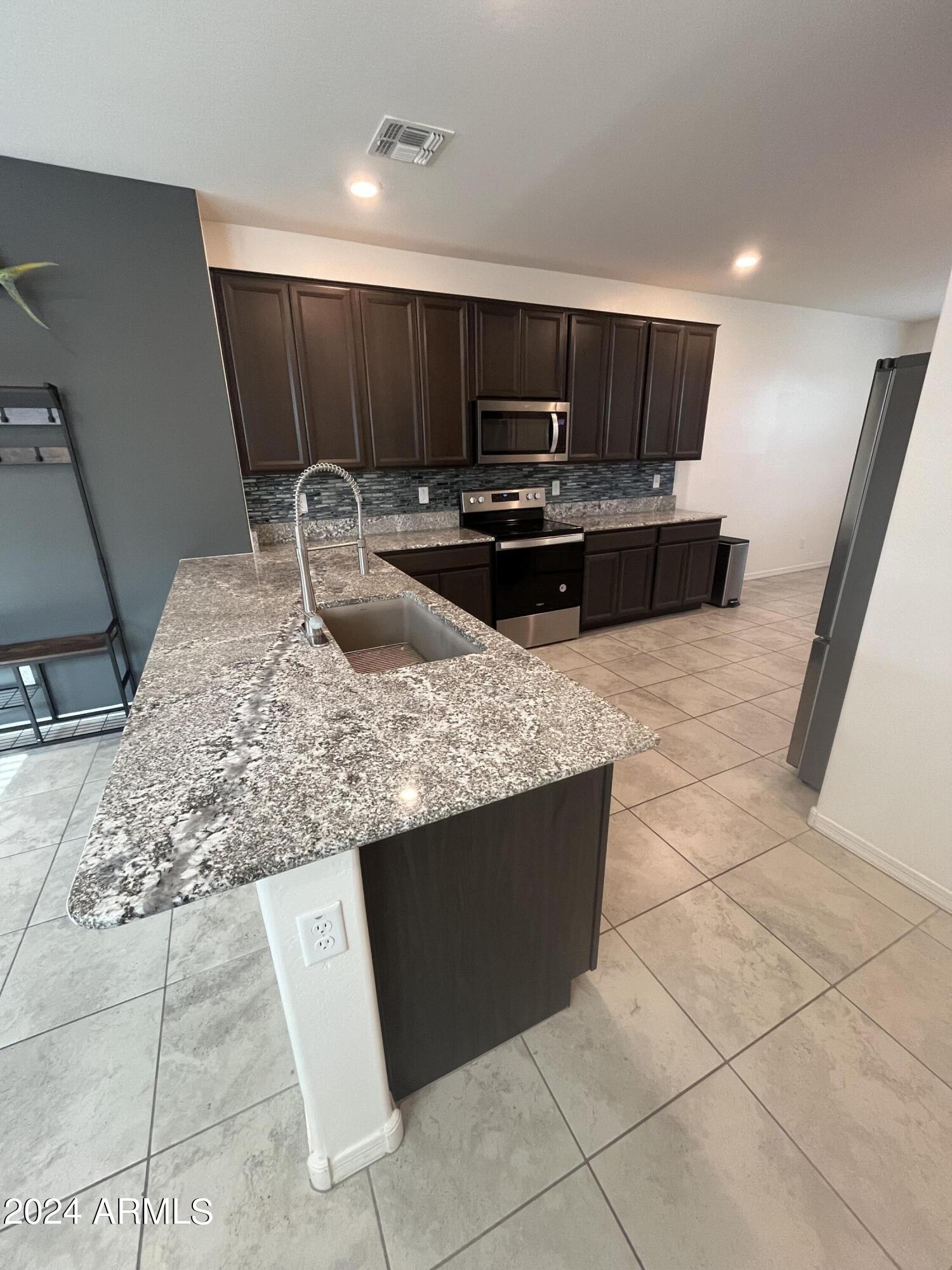 12634 W MYRTLE Avenue