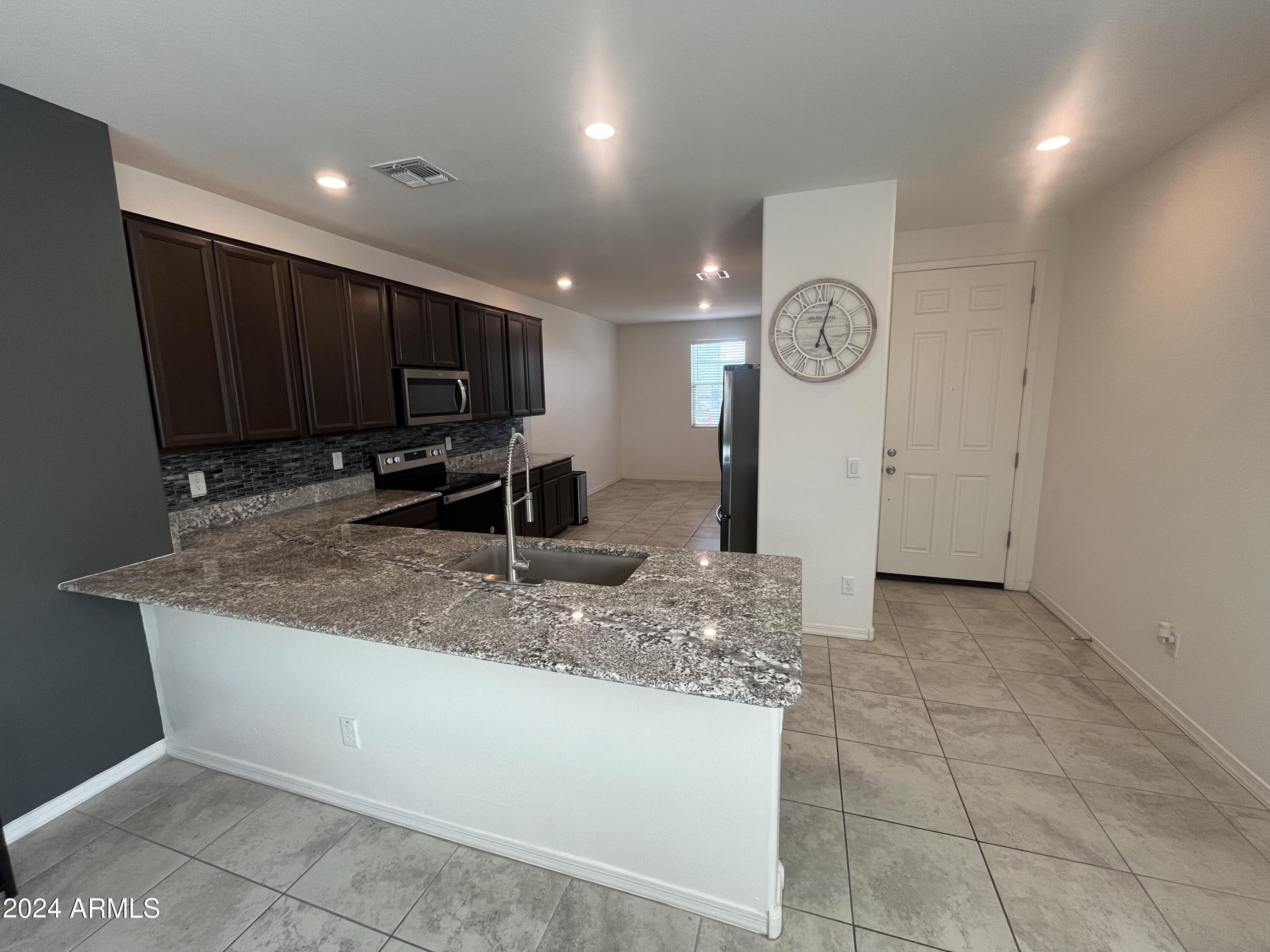 12634 W MYRTLE Avenue