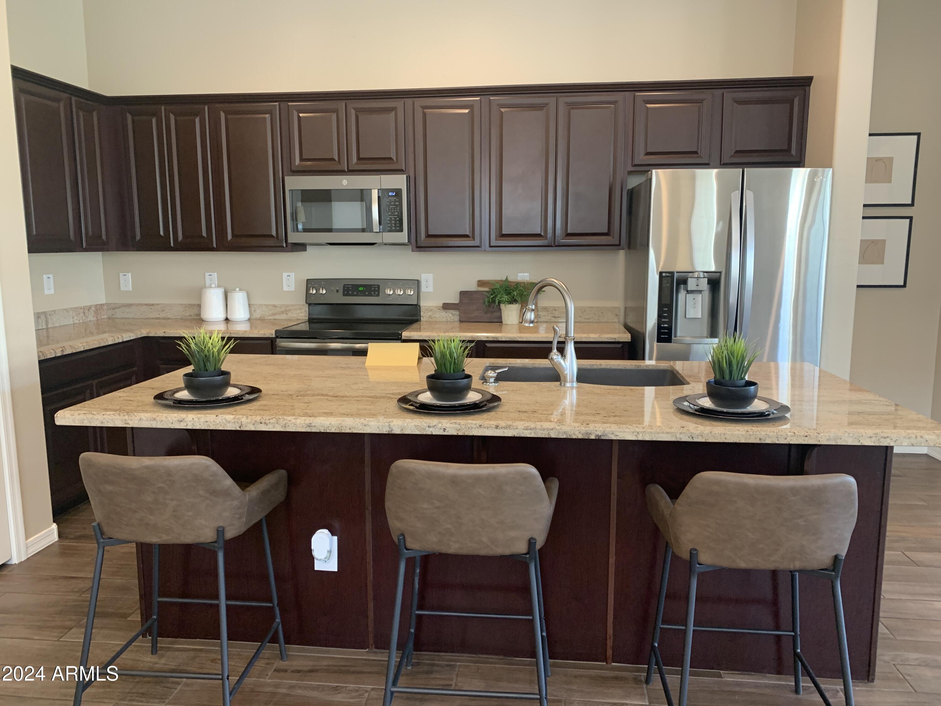 3032 E SAGEBRUSH Street