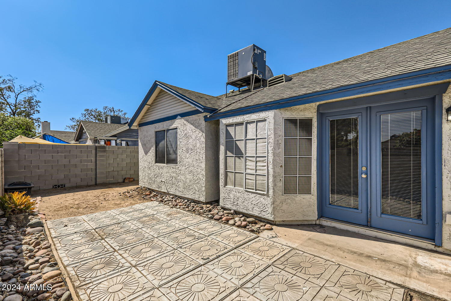 4169 E HUNTINGTON Drive