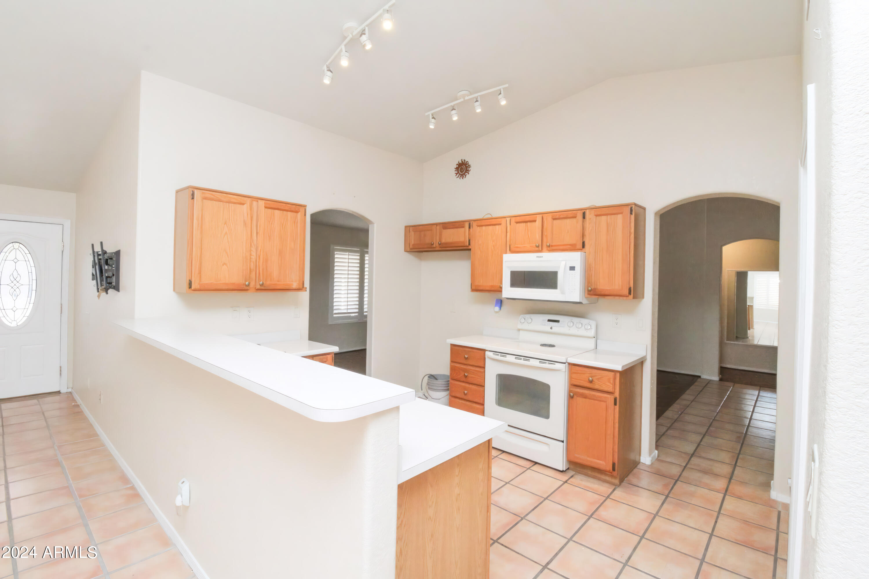 6216 E PRESTON Street