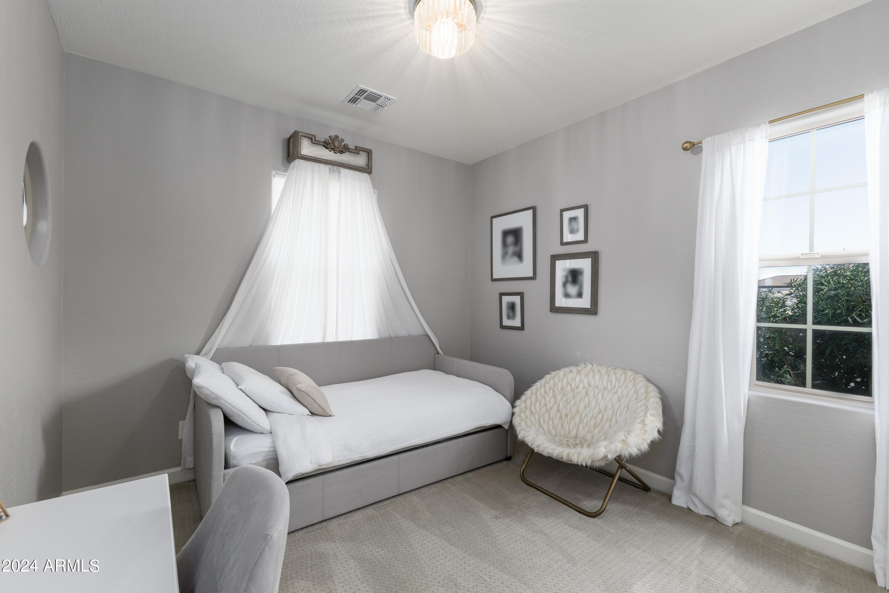 1961 W Yellowstone Way