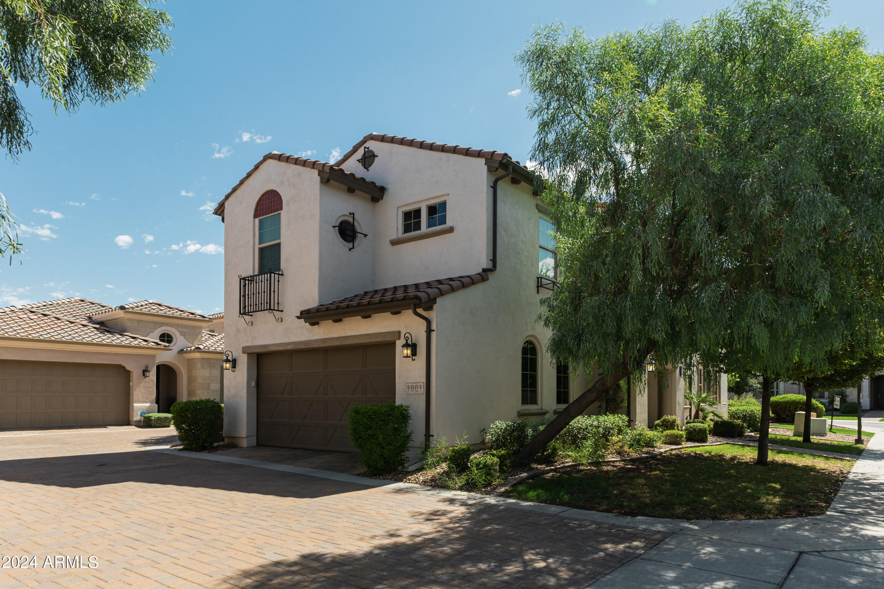 1961 W Yellowstone Way