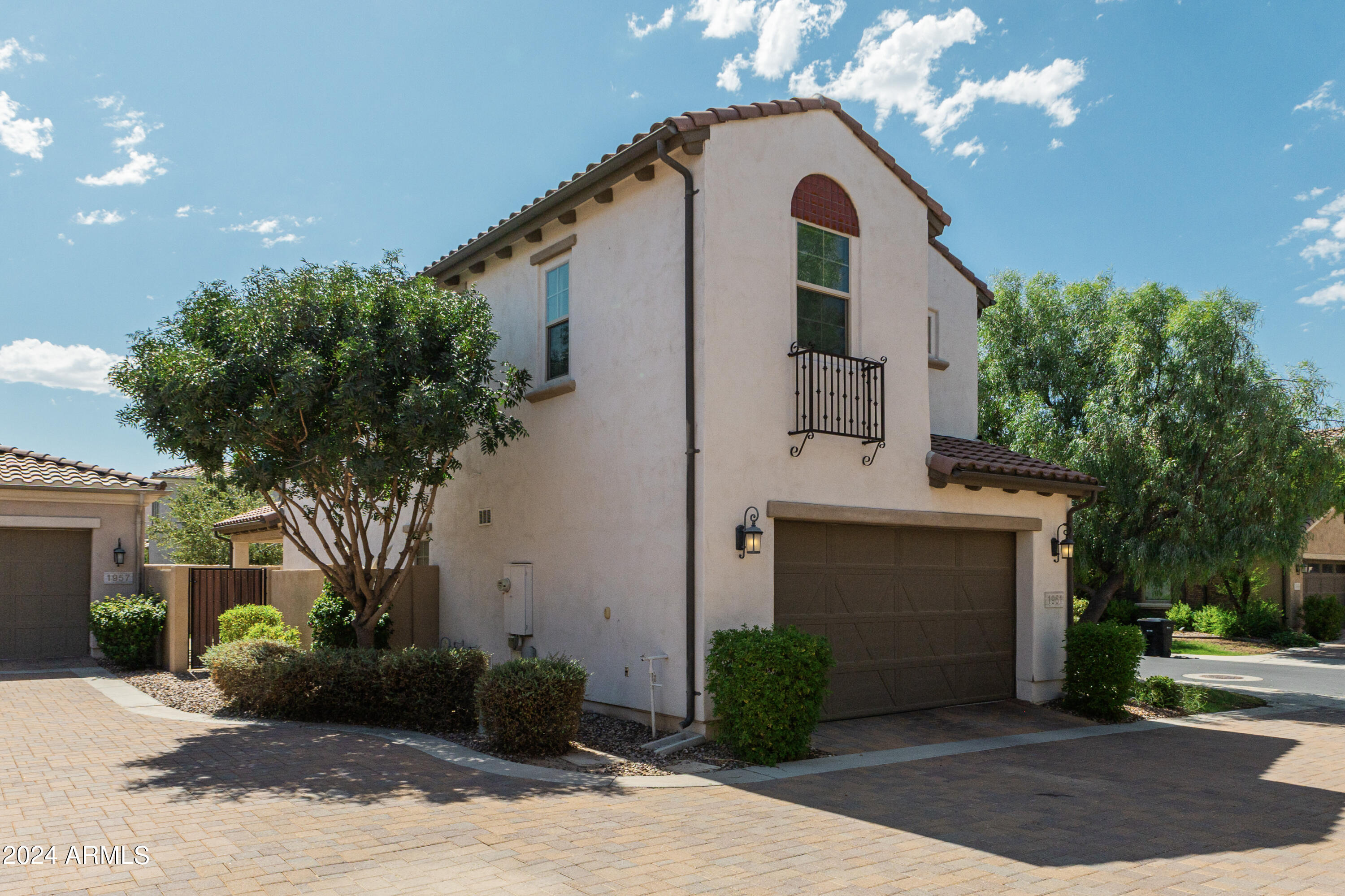 1961 W Yellowstone Way