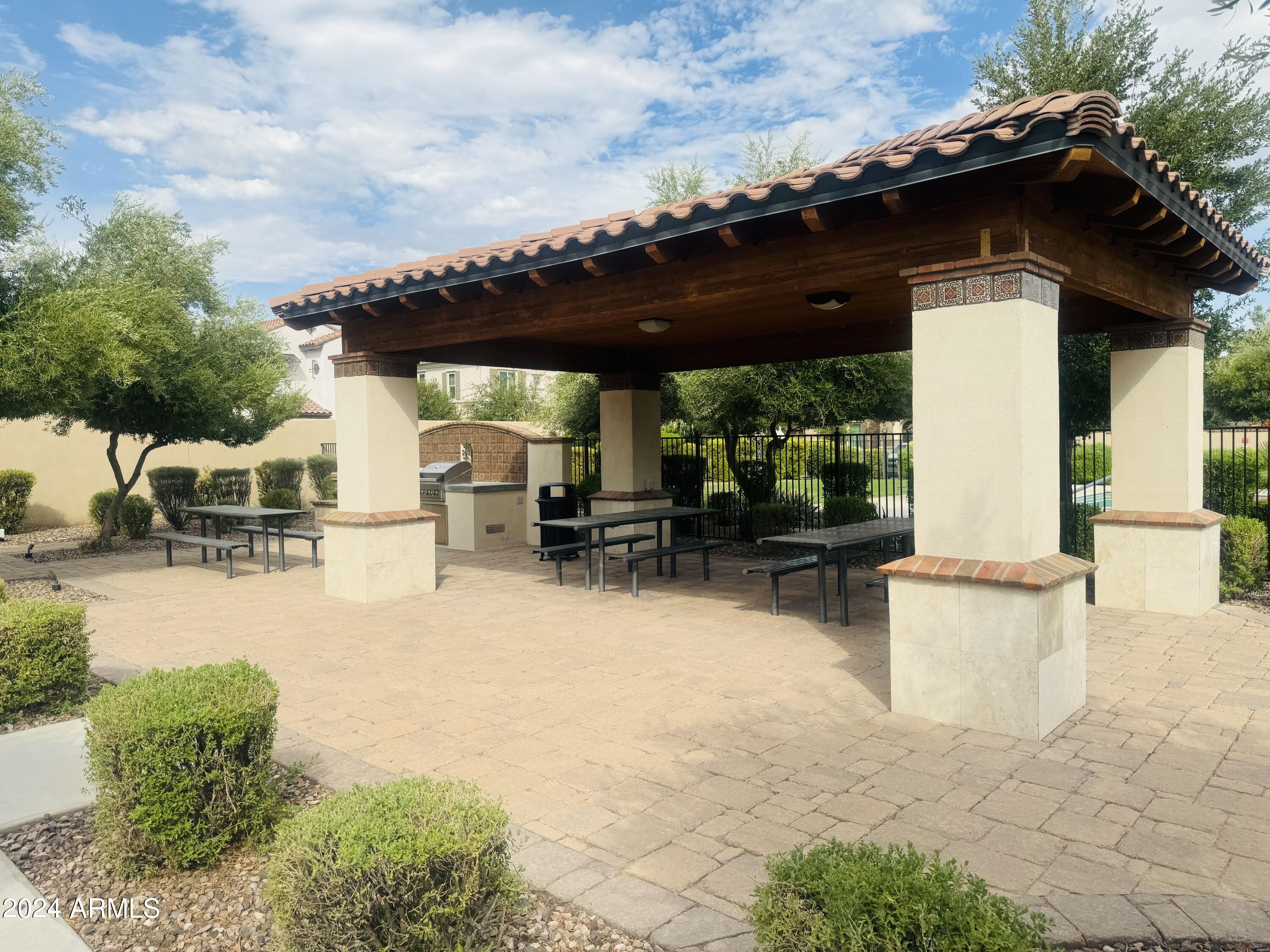 1961 W Yellowstone Way